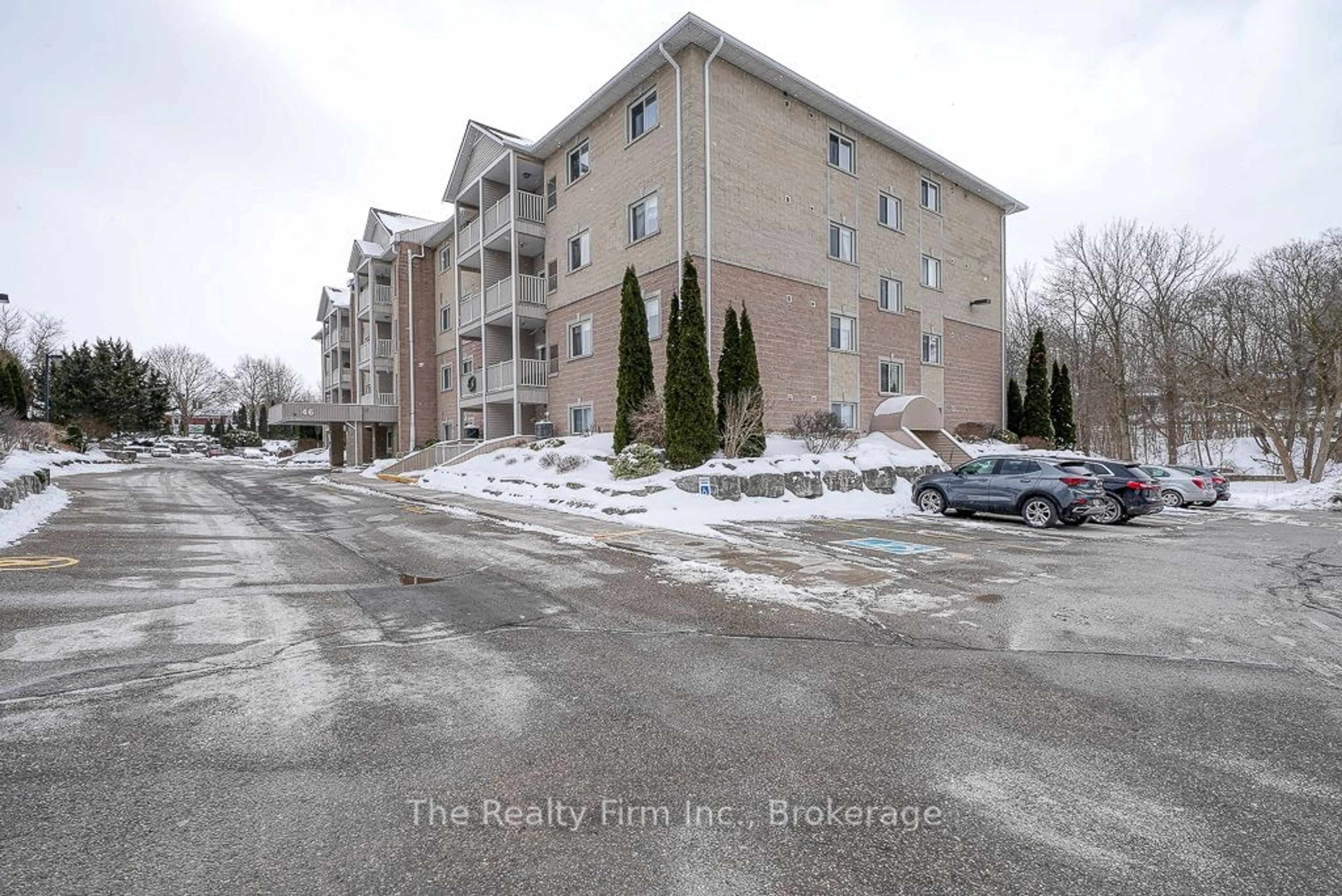 Blurry image for 46 Canterbury St #305, Ingersoll Ontario N5C 1C4