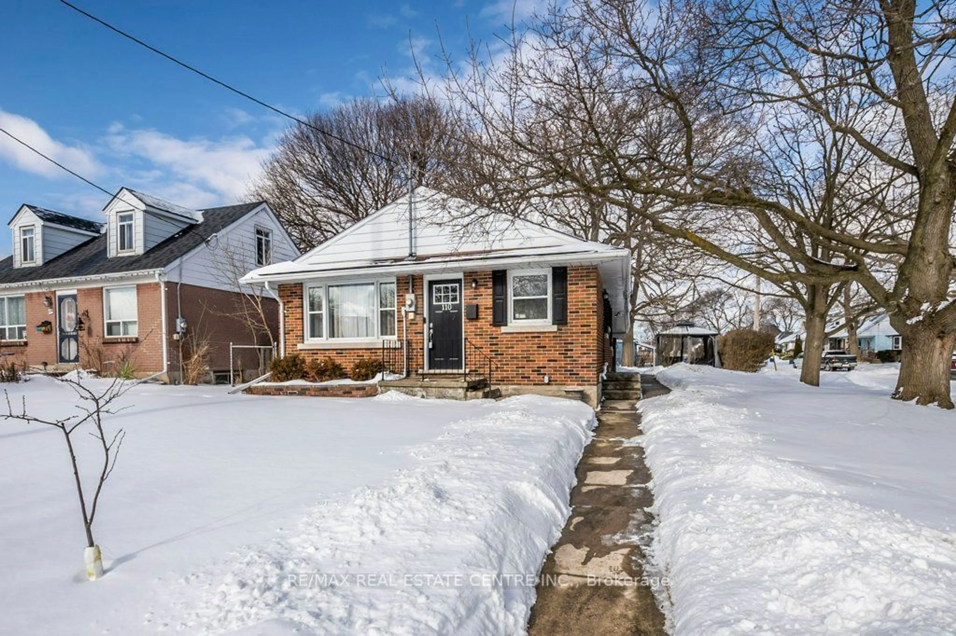 Home with brick exterior material, street for 110 Ballantyne Ave, Cambridge Ontario N1R 2S6