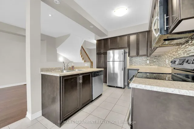 Additional property image - 12 Marina Point Cres