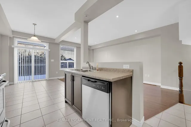 Additional property image - 12 Marina Point Cres