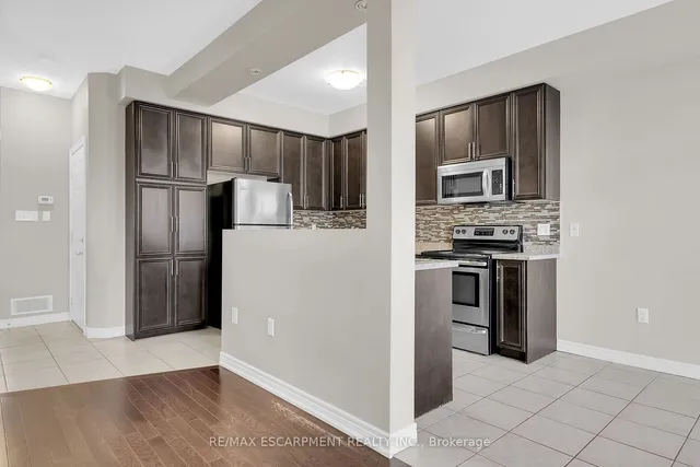Additional property image - 12 Marina Point Cres