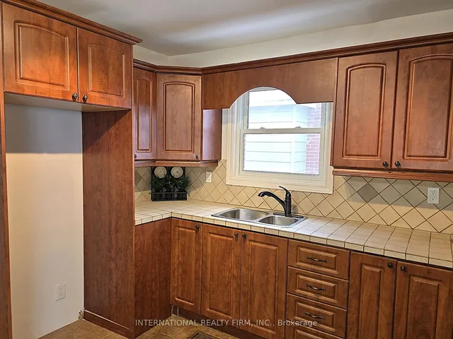 Additional property image - 122 East 45th St