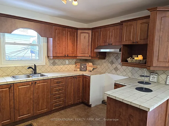 Additional property image - 122 East 45th St
