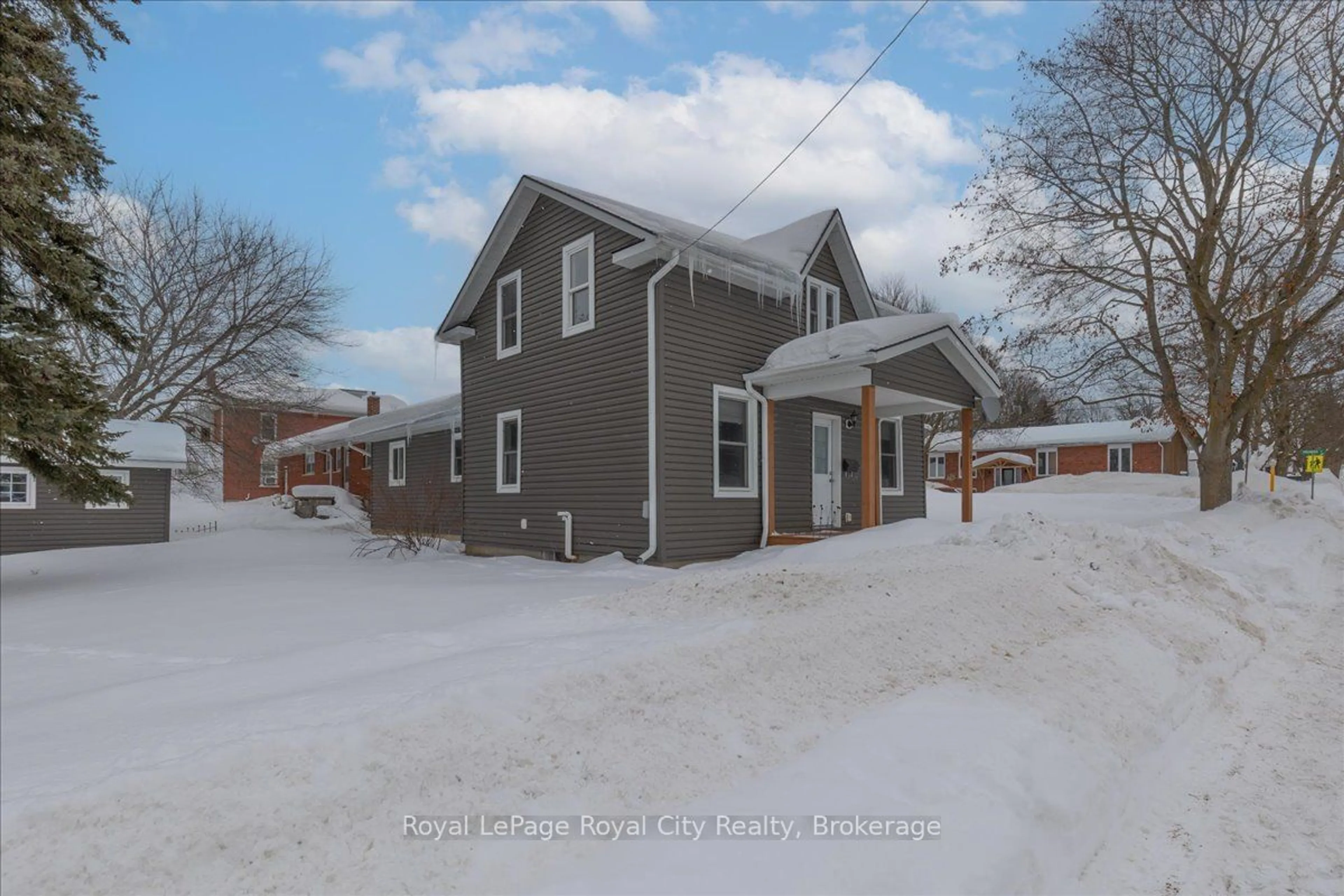 A pic from outside/outdoor area/front of a property/back of a property/a pic from drone, street for 103 Victoria St, North Huron Ontario N0M 1L0