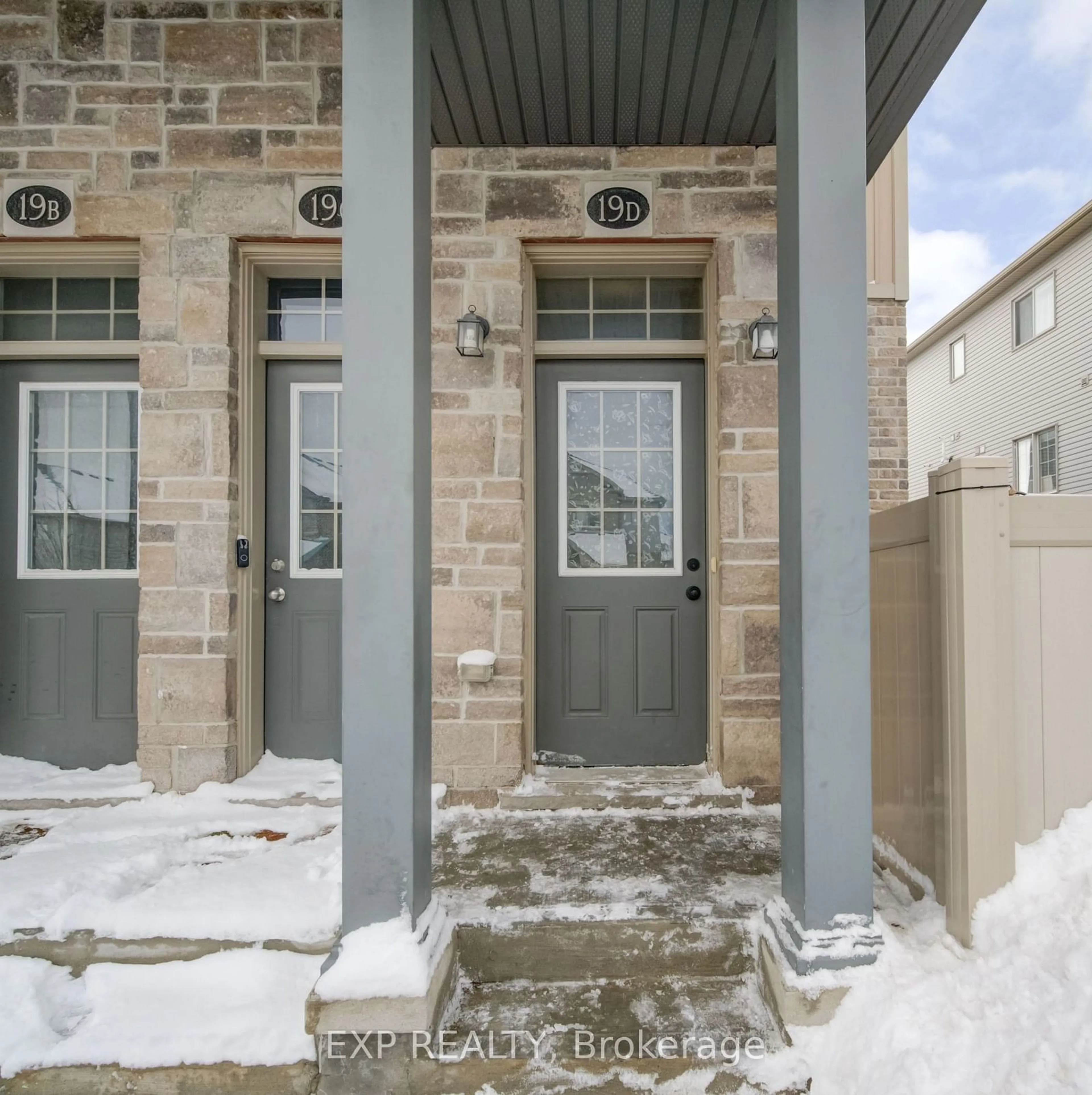 Indoor entryway for 388 Old Huron Rd, Kitchener Ontario N2R 0J5