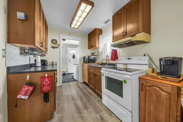 Additional property image - 1793 Main St