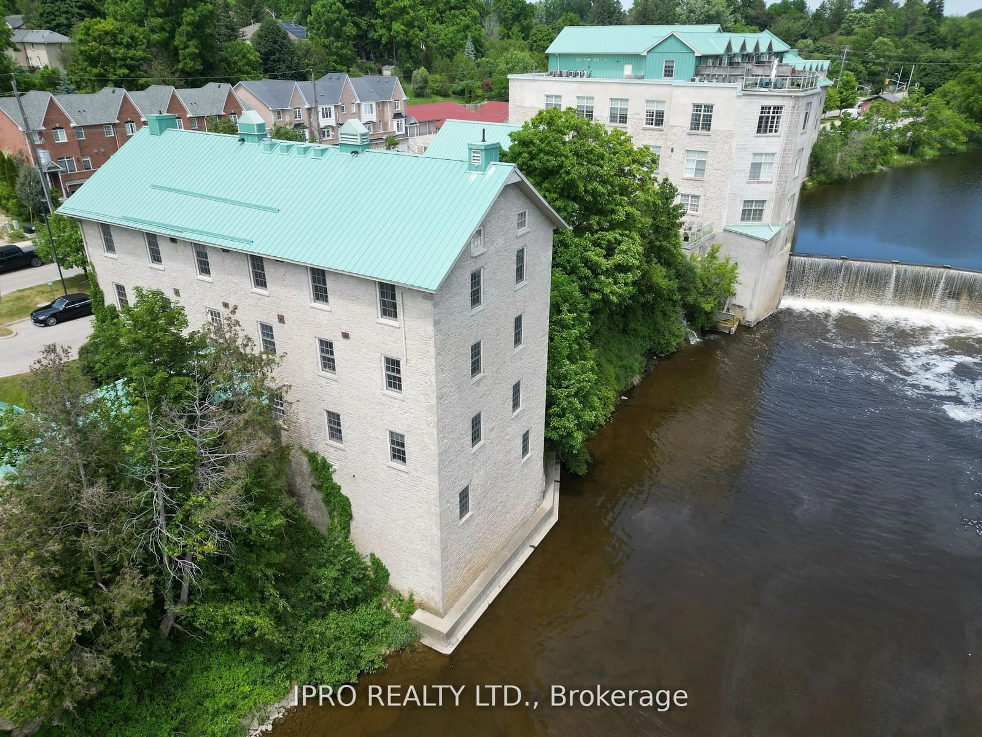 A pic from outside/outdoor area/front of a property/back of a property/a pic from drone, building for 470 ST Andrew St #201, Centre Wellington Ontario N1M 1R5