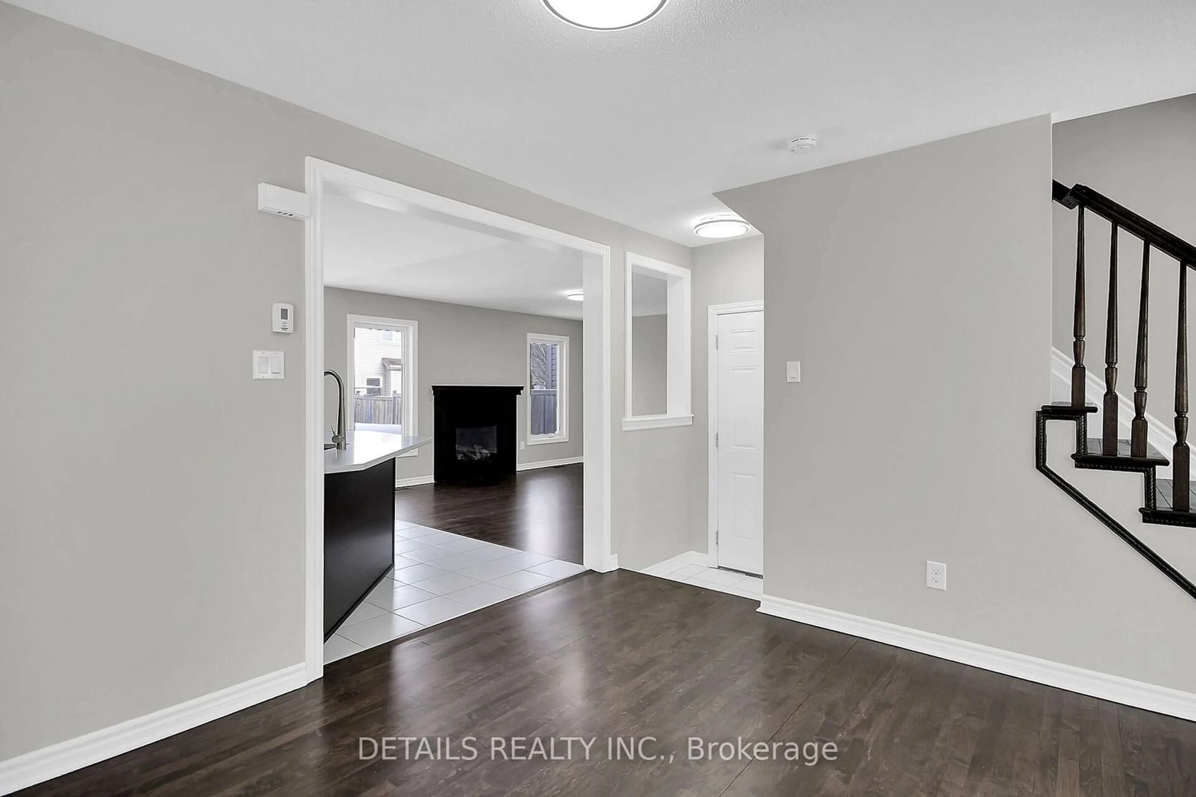 Indoor entryway for 3003 Freshwater Way, Barrhaven Ontario K2J 5J8