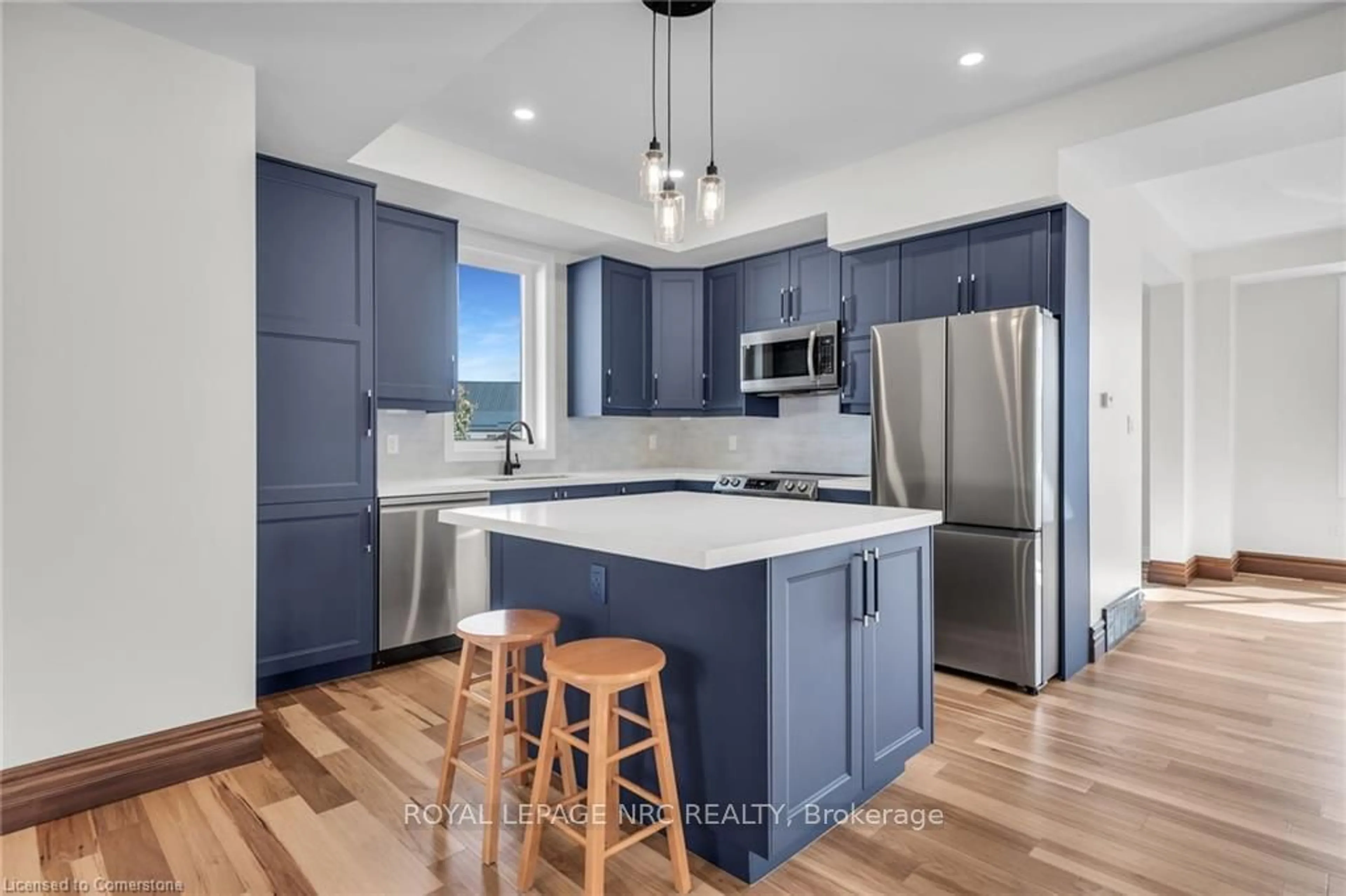 Open concept kitchen, unknown for 2076 Main St, Haldimand Ontario N0A 1J0
