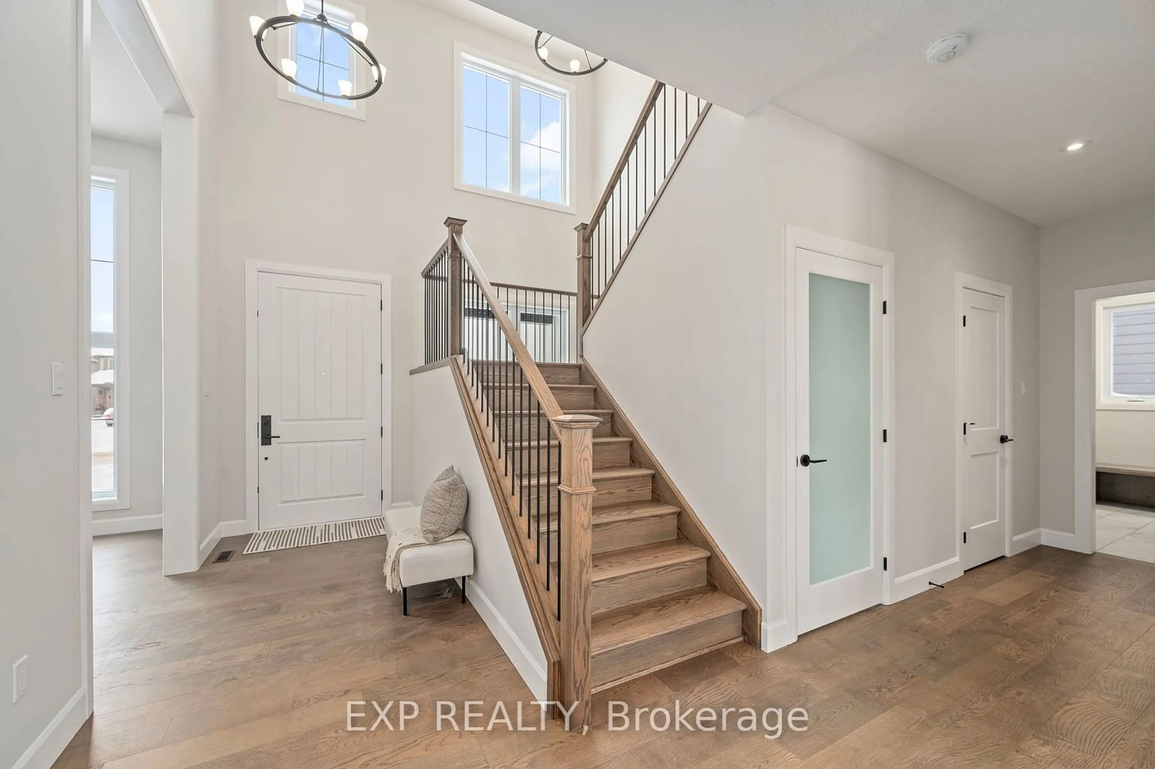 Indoor entryway for 2060 Wickerson Rd, London Ontario N6K 5C4