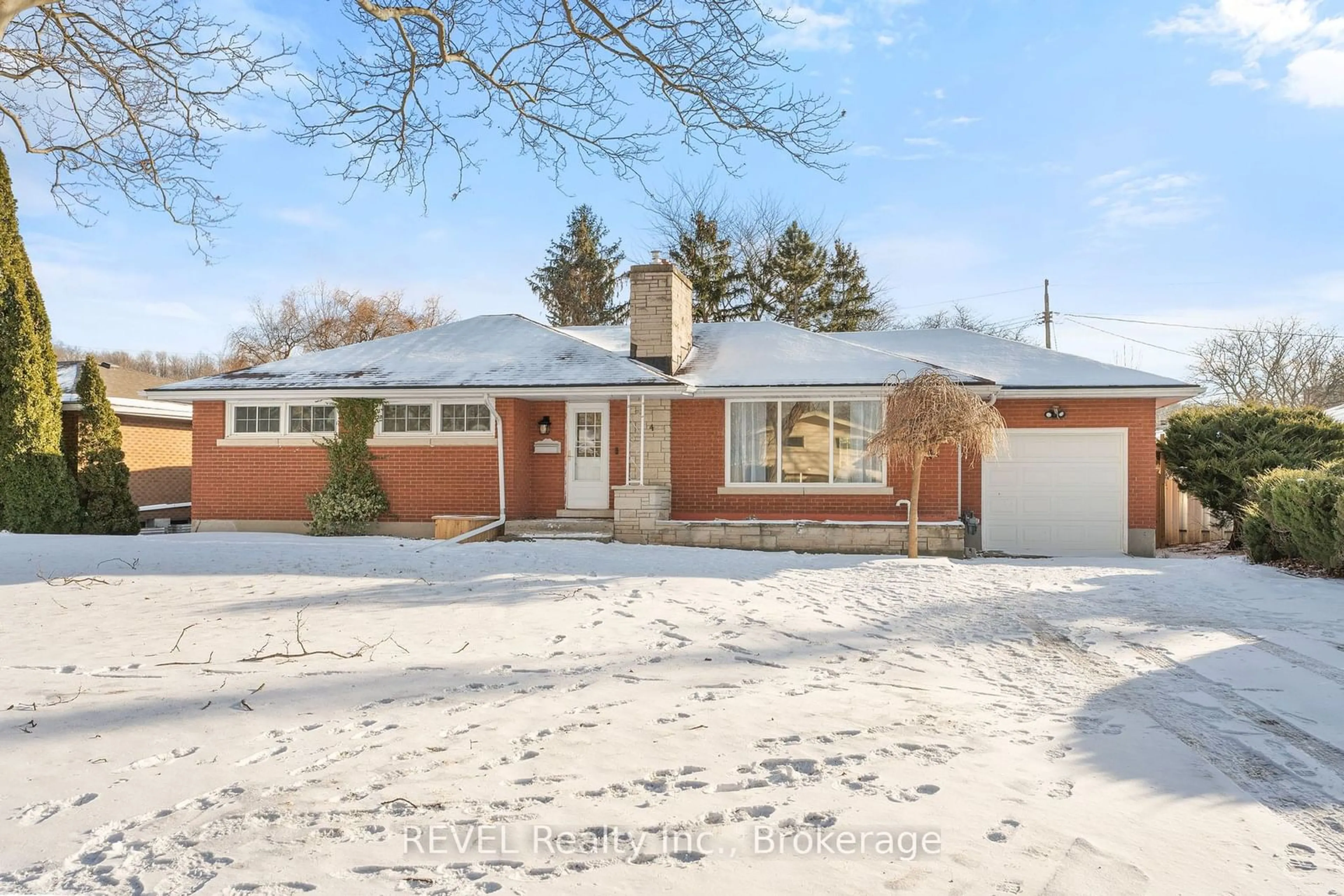 Home with brick exterior material, street for 4 Lochinvar Dr, St. Catharines Ontario L2T 2B6