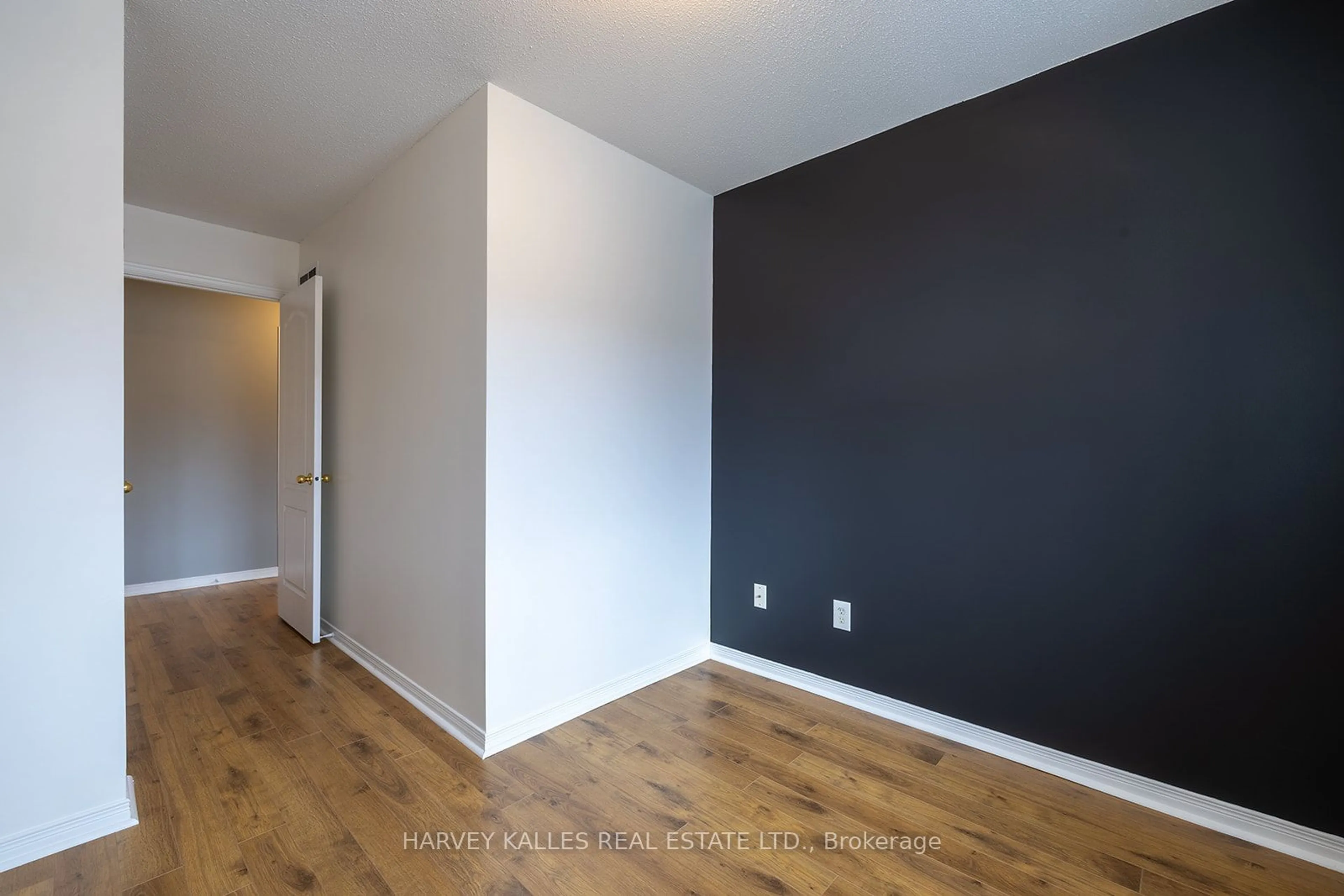 A pic of a room for 170 Dewitt Rd #39, Hamilton Ontario L8E 0B4