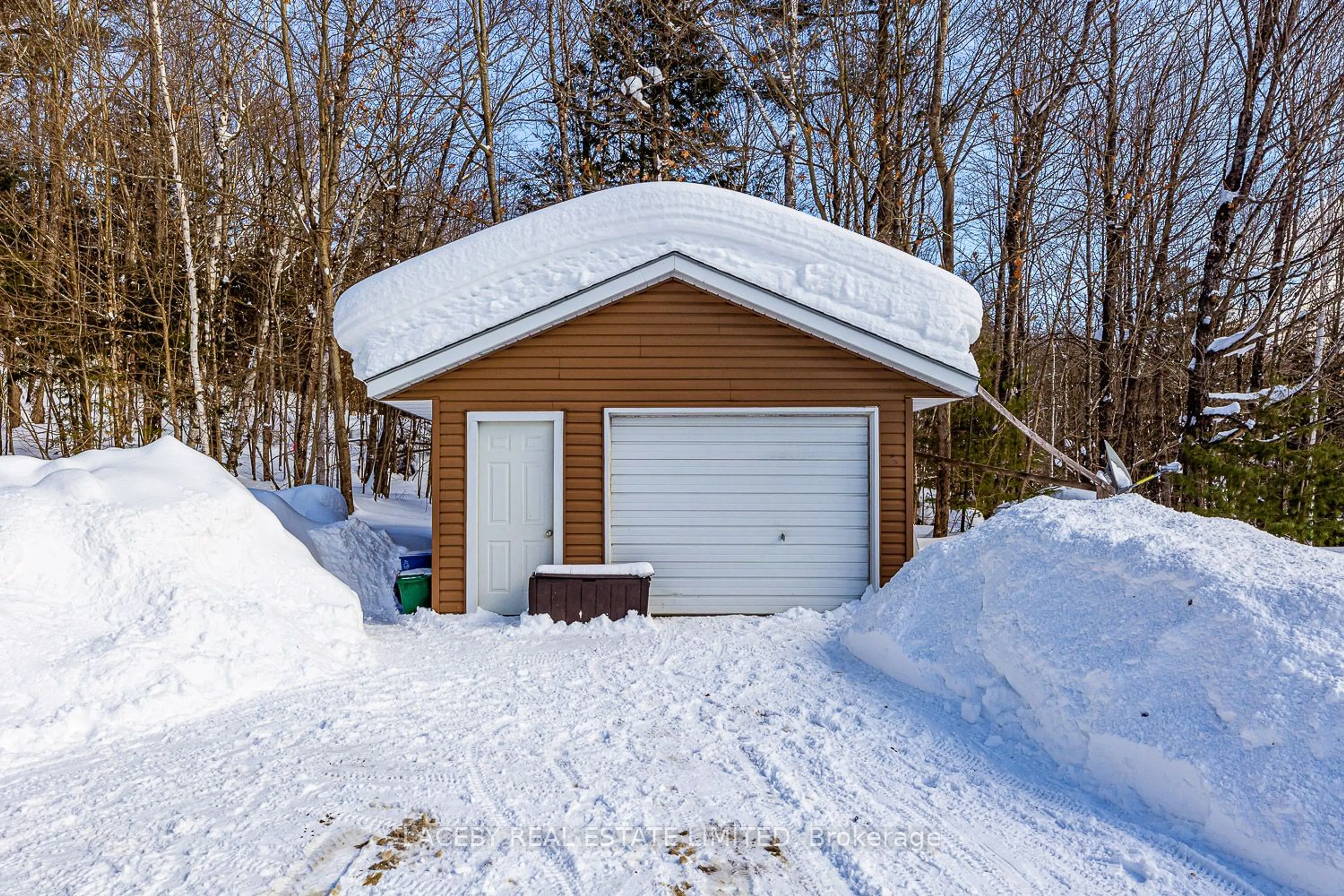 Shed for 1739 Fraserburg Rd, Bracebridge Ontario P1L 1X3