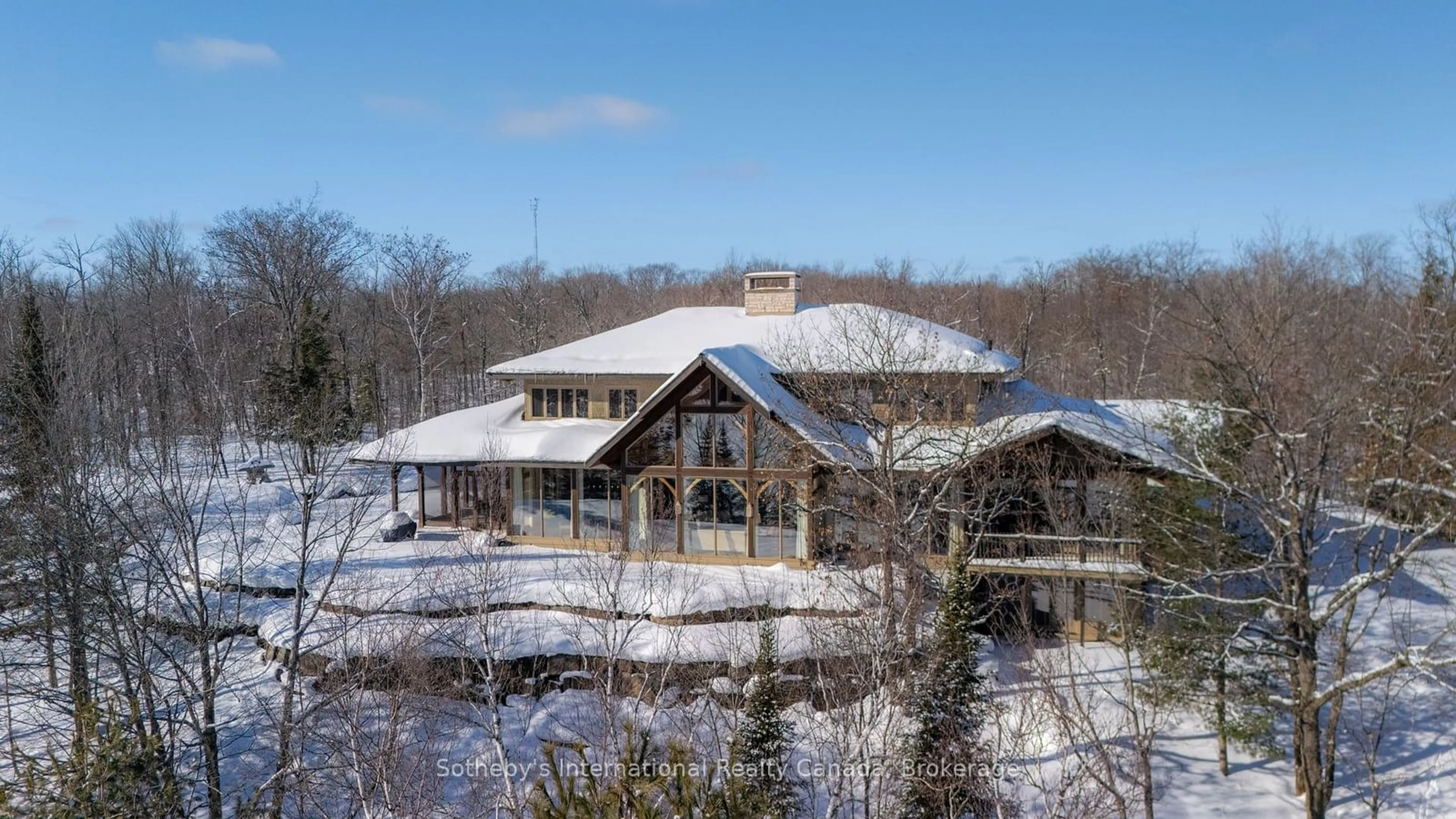 A pic from outside/outdoor area/front of a property/back of a property/a pic from drone, building for 92 The Inn Rd, McKellar Ontario P2A 2W7