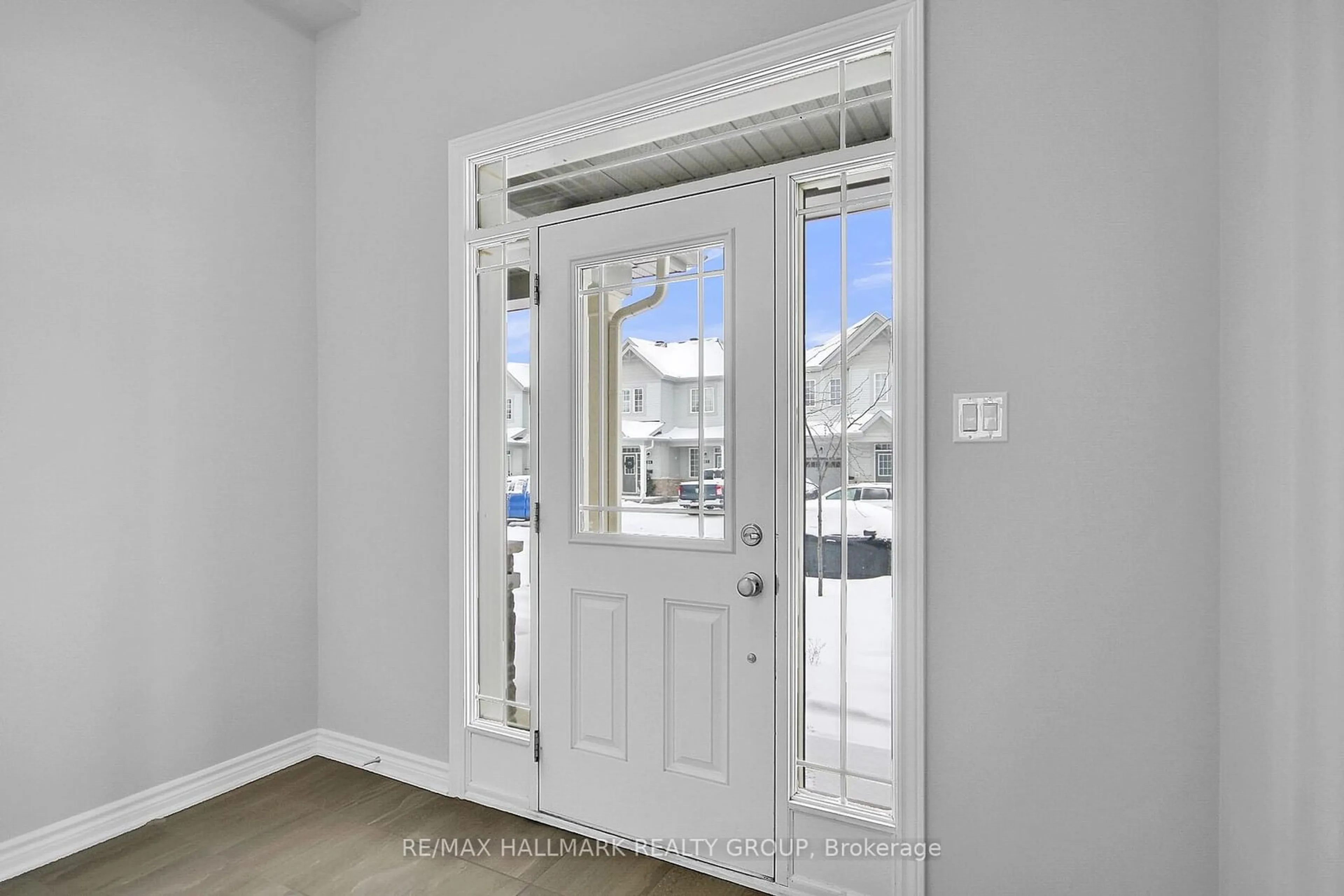 Indoor entryway for 79 Mesa Dr, Barrhaven Ontario K2P 2R2