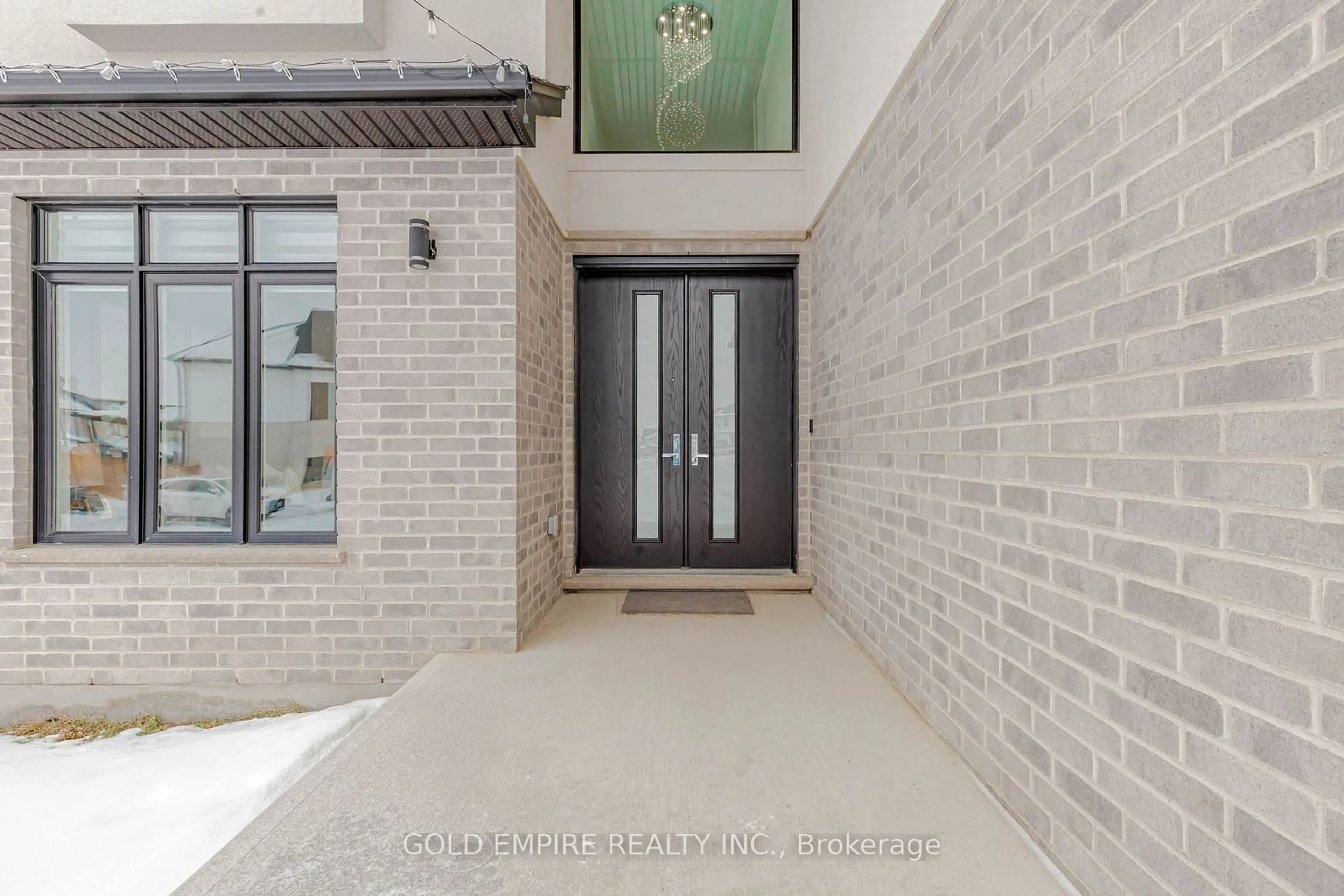 Indoor entryway for 948 TRAILSWAY Ave, London Ontario N6K 0K7