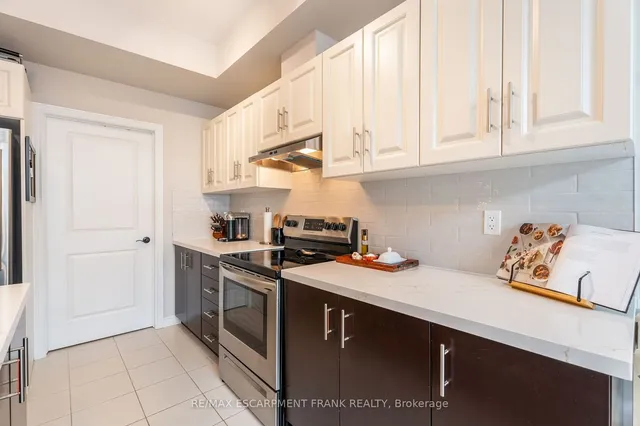 Additional property image - 8 Birot Lane