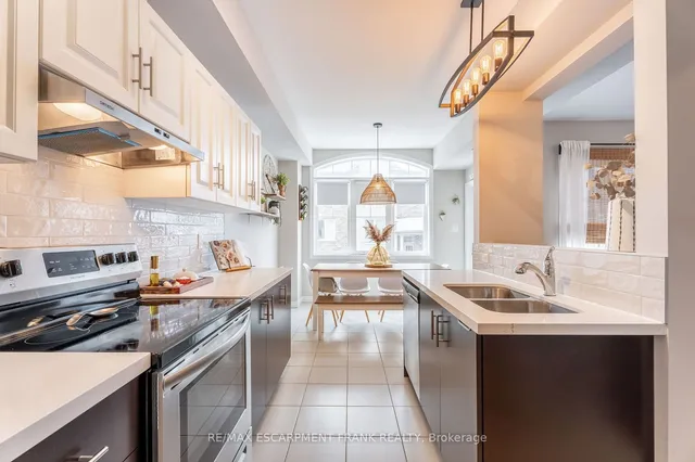 Additional property image - 8 Birot Lane