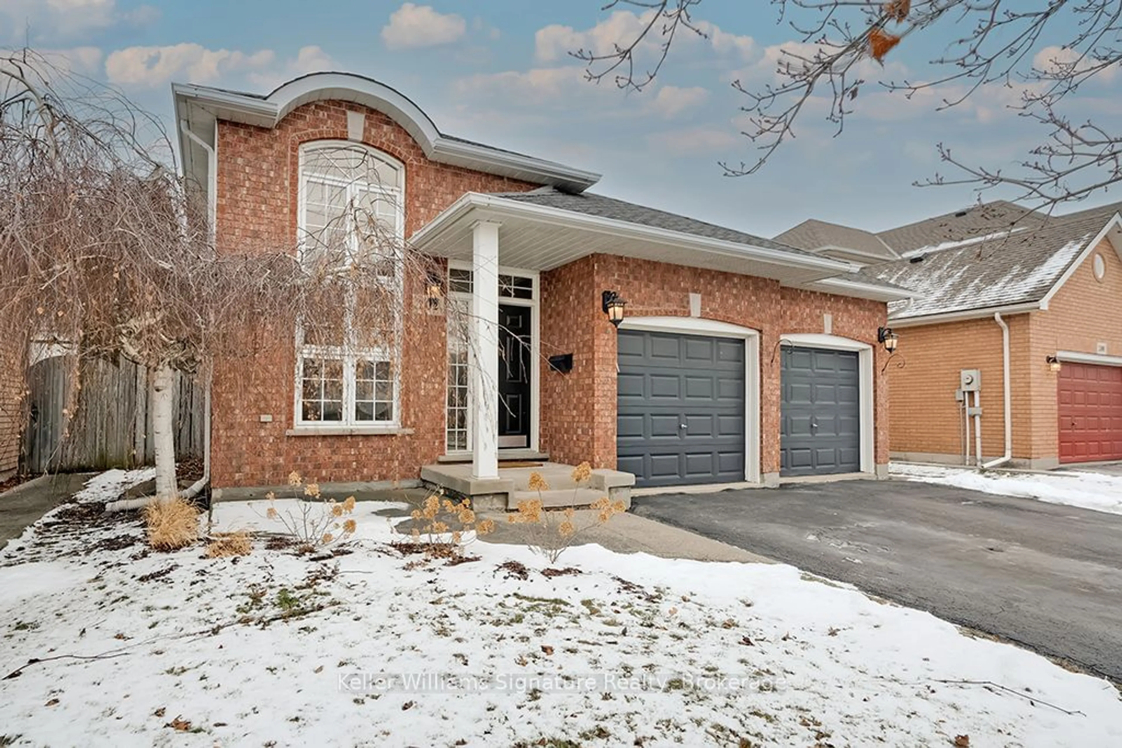 Home with brick exterior material, street for 202 VANSICKLE Rd, St. Catharines Ontario L2S 3Y3