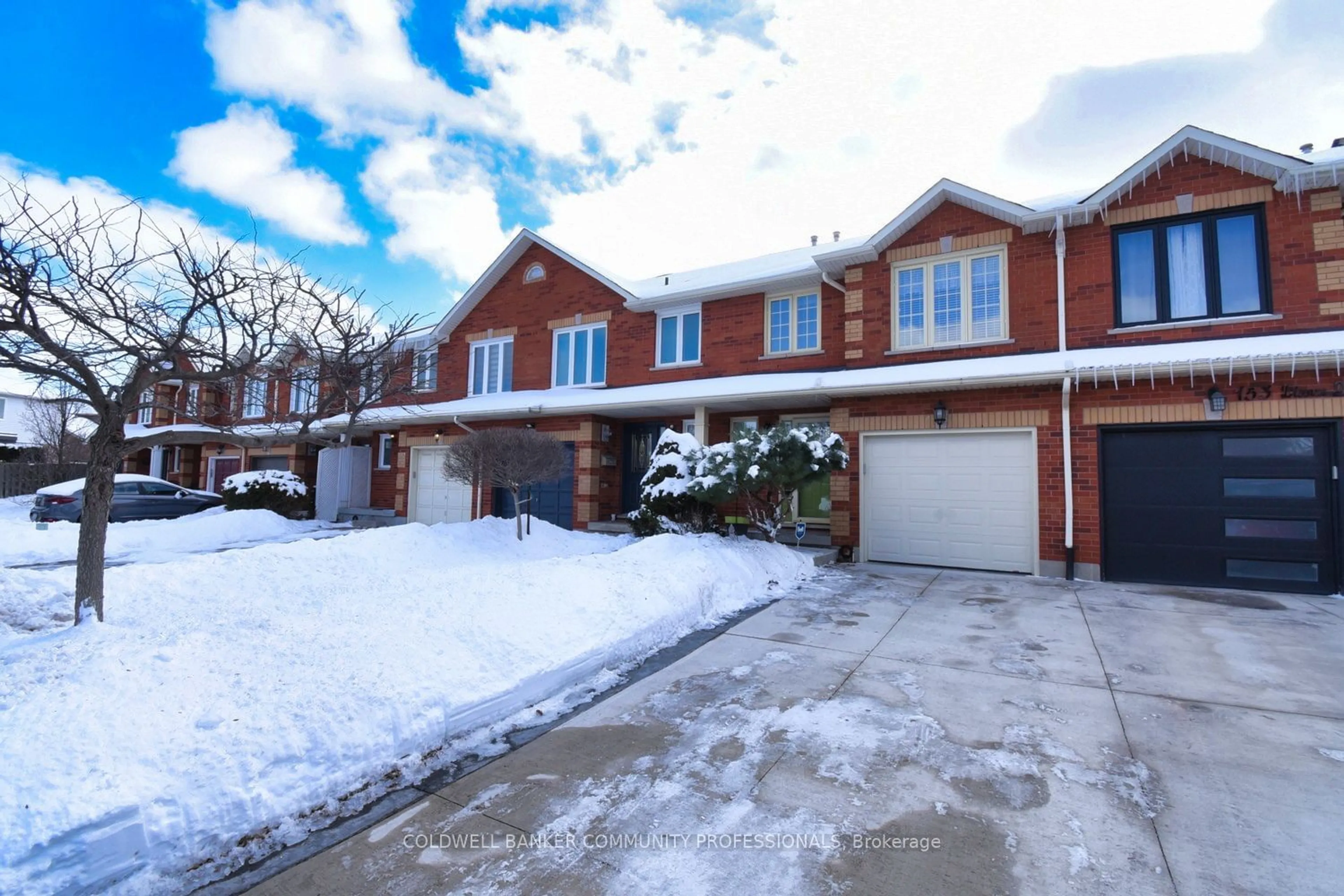 A pic from outside/outdoor area/front of a property/back of a property/a pic from drone, street for 151 Dicenzo Dr, Hamilton Ontario L9B 2K8