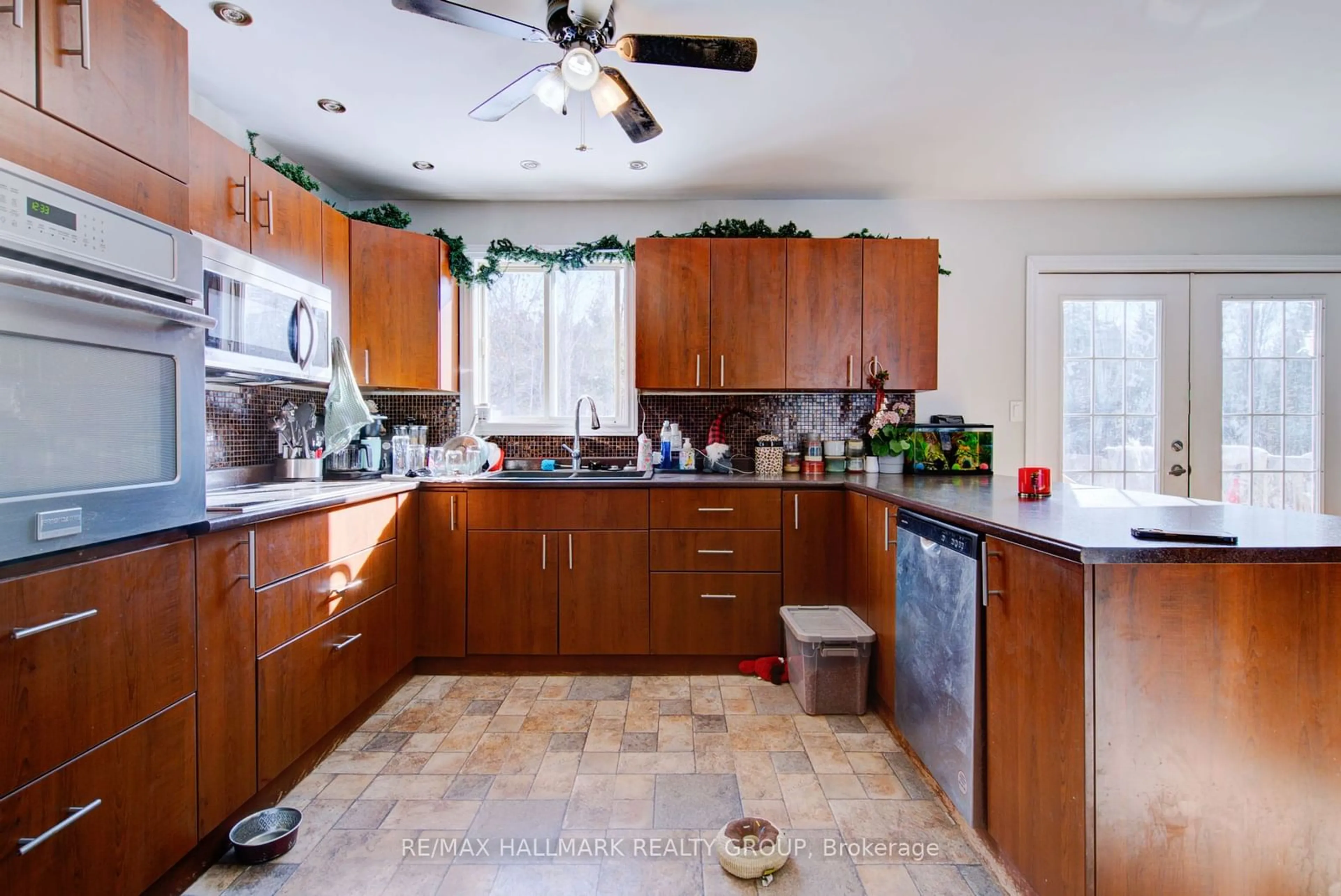 Standard kitchen, ceramic/tile floor for 877 Marsh Rd, North Algona Wilberforce Ontario K8A 6W4