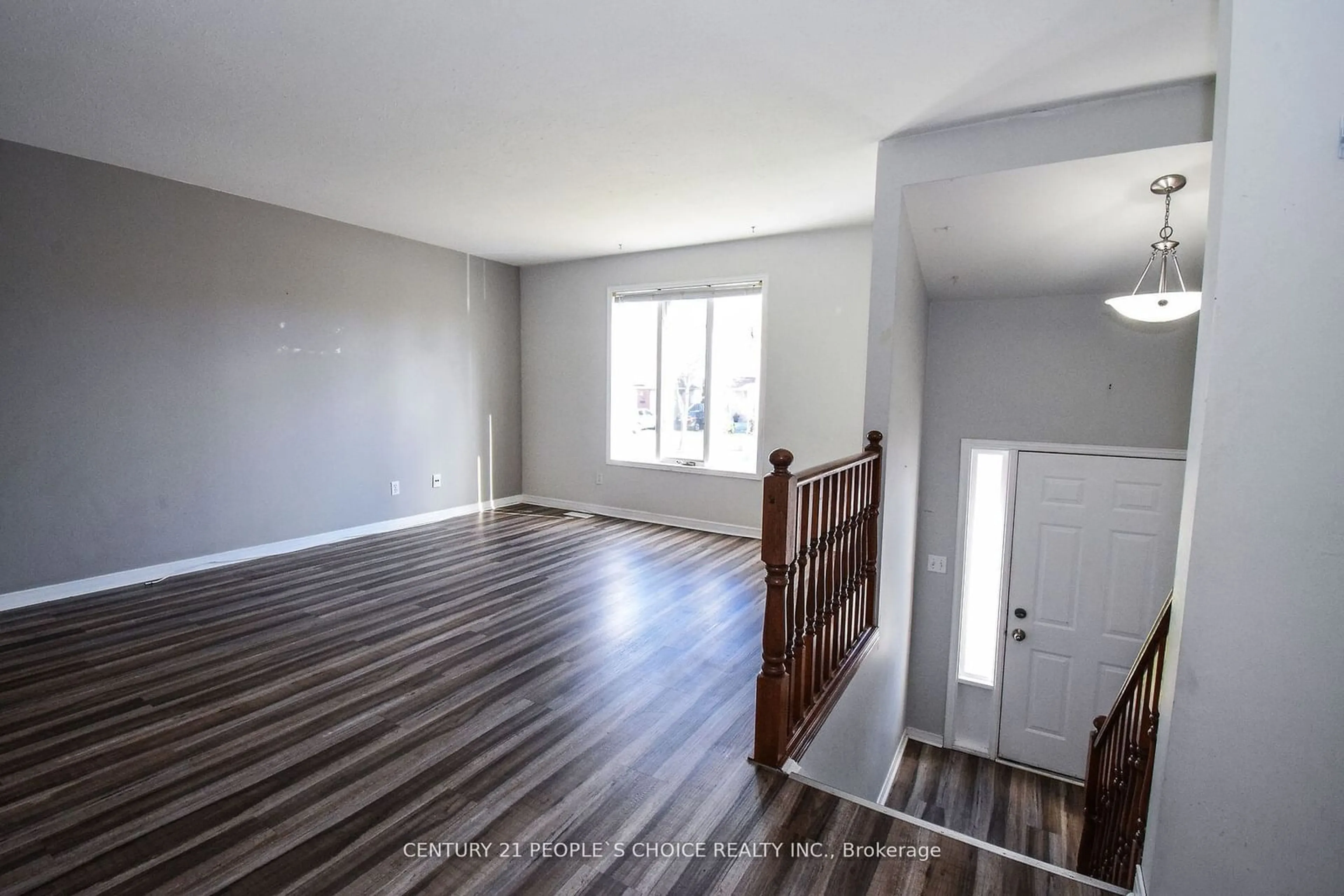 A pic of a room for 5716 Deerbrook St, Niagara Falls Ontario L2G 7V6