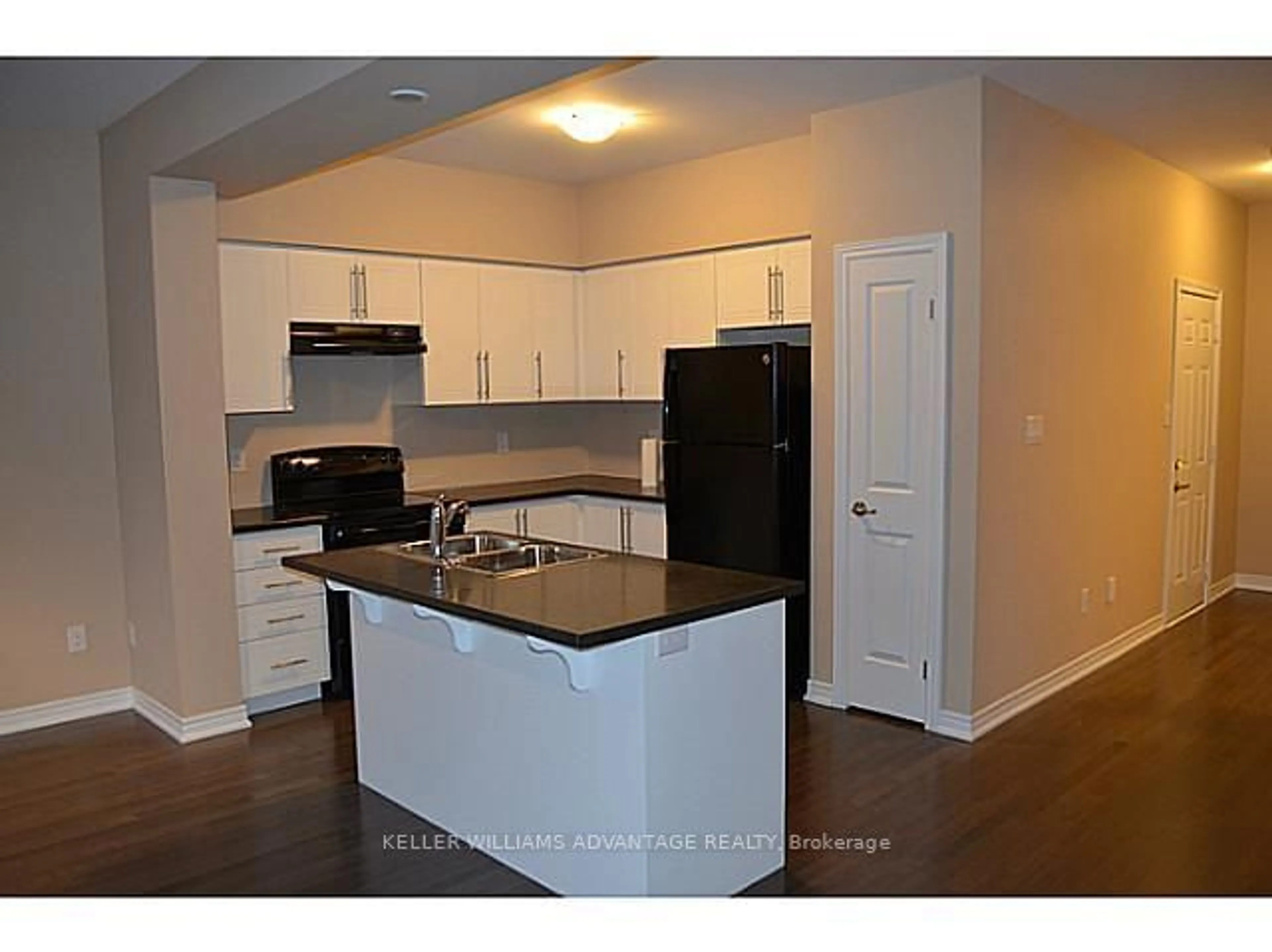 Standard kitchen, unknown for 137 Echovalley Dr, Hamilton Ontario L8J 0H1