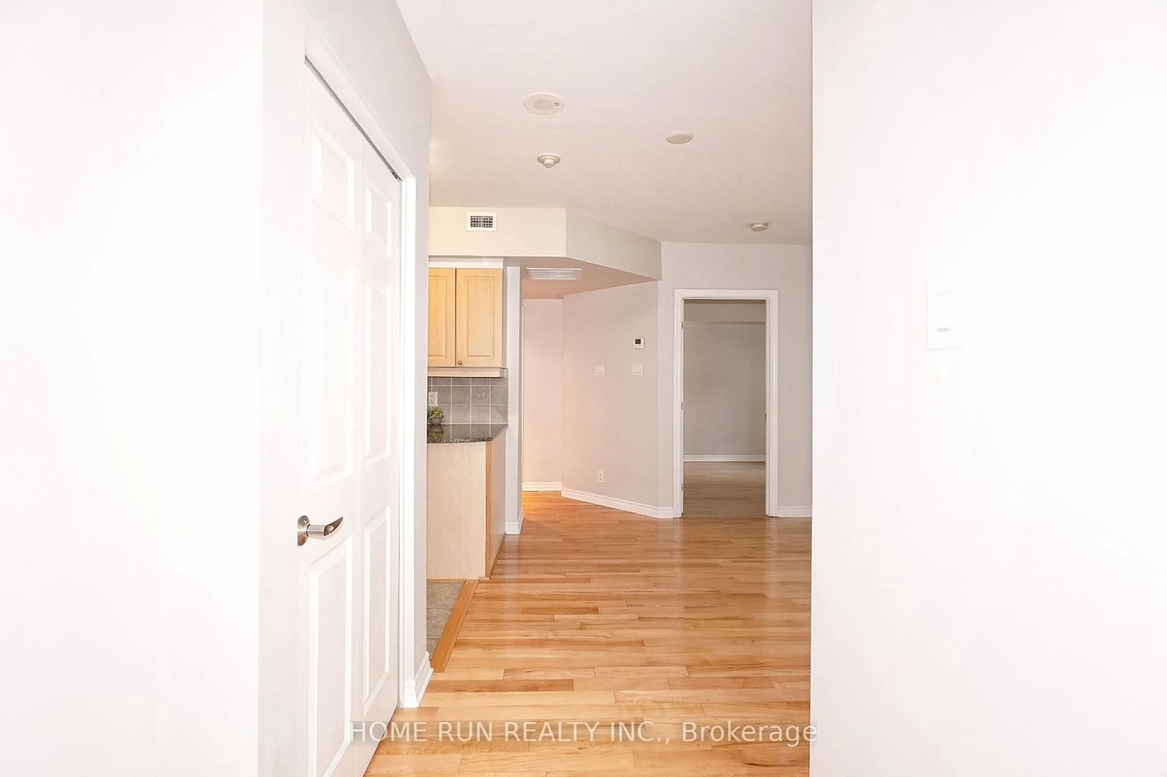 Indoor entryway for 445 Laurier Ave #305, Ottawa Centre Ontario K1N 6R4