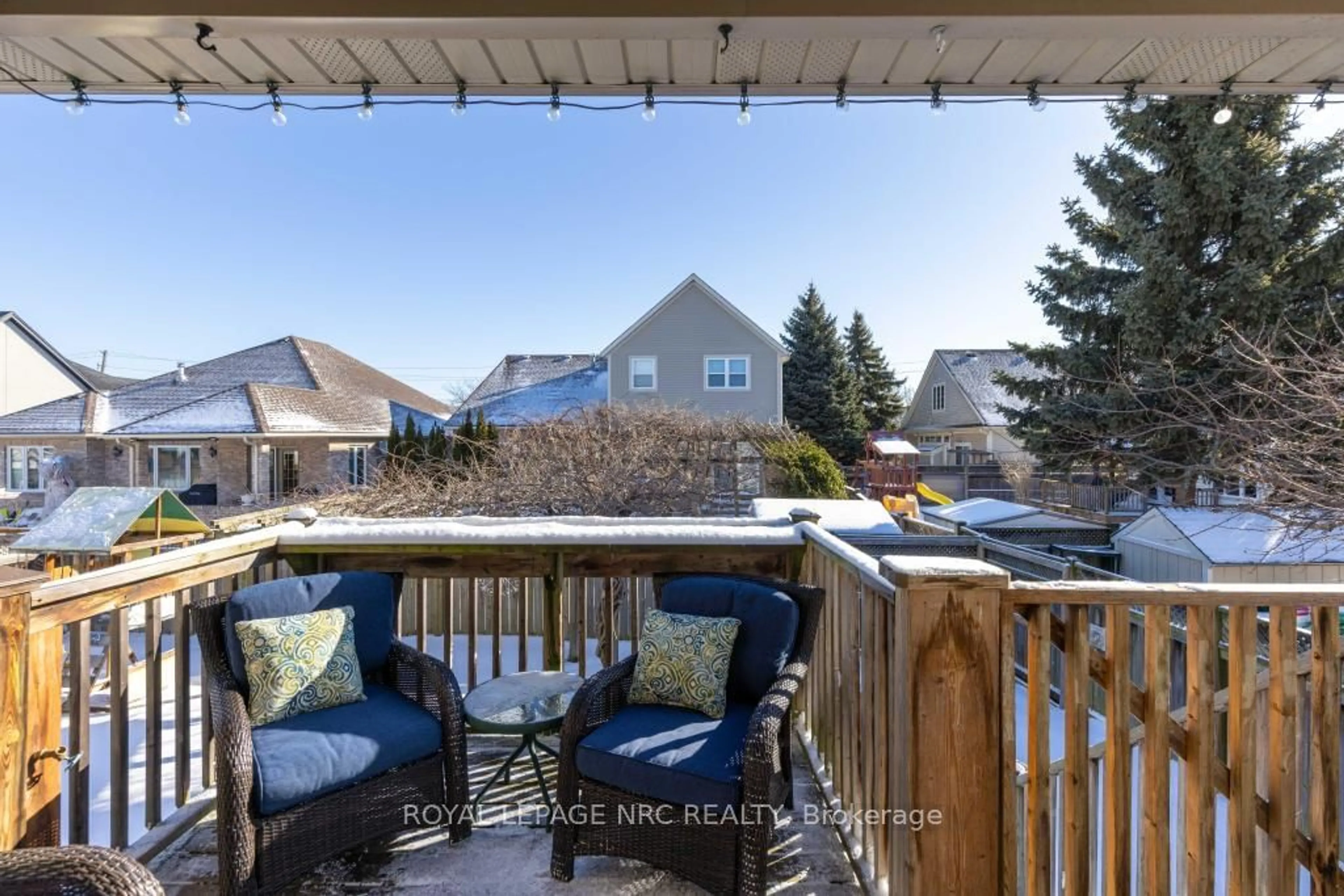 Patio, water/lake/river/ocean view for 67 Arbour Glen Dr, St. Catharines Ontario L2W 1C5