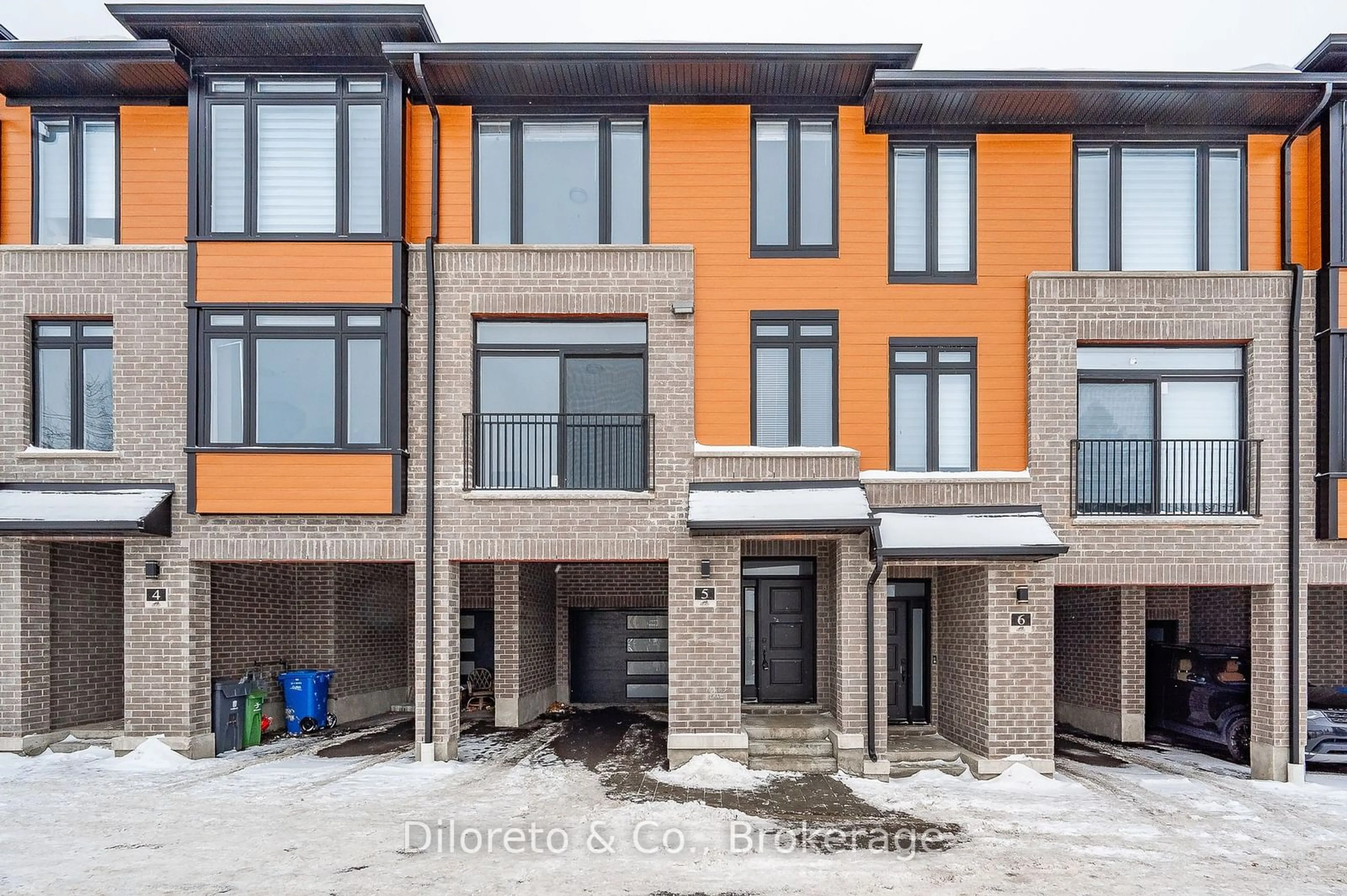 Home with brick exterior material, street for 1131 Gordon St #5, Guelph Ontario N1L 1H2