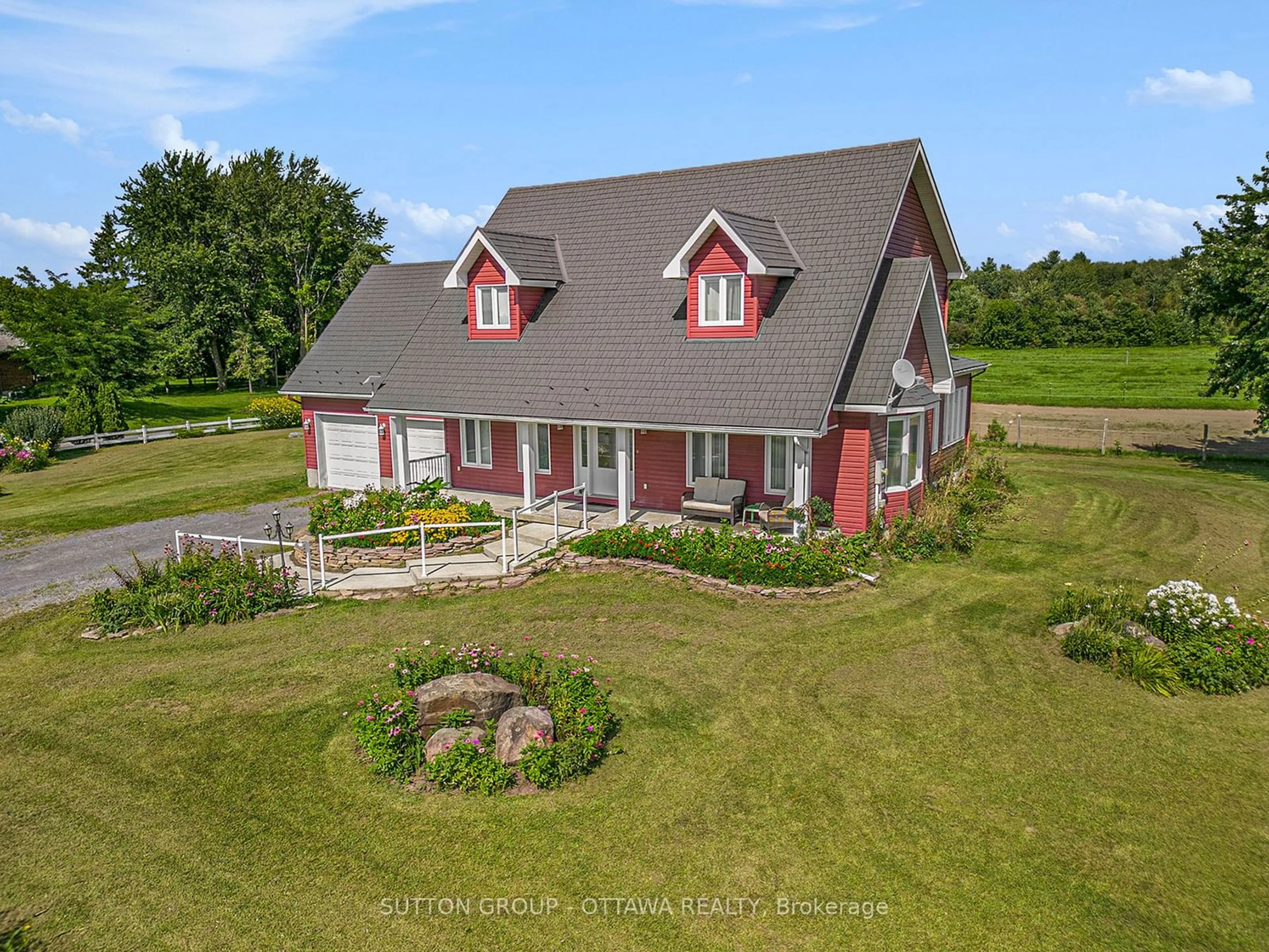 A pic from outside/outdoor area/front of a property/back of a property/a pic from drone, water/lake/river/ocean view for 4031 Boileau Rd, Clarence-Rockland Ontario K0A 1E0