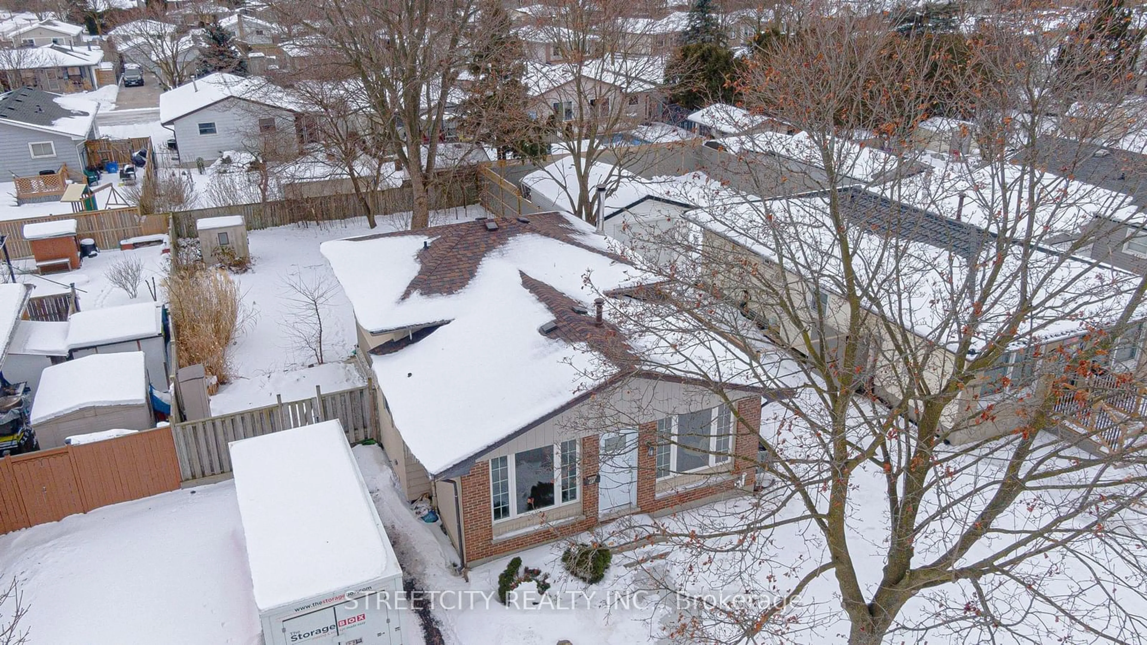 A pic from outside/outdoor area/front of a property/back of a property/a pic from drone, street for 41 Fennell Cres, London Ontario N6E 2E2