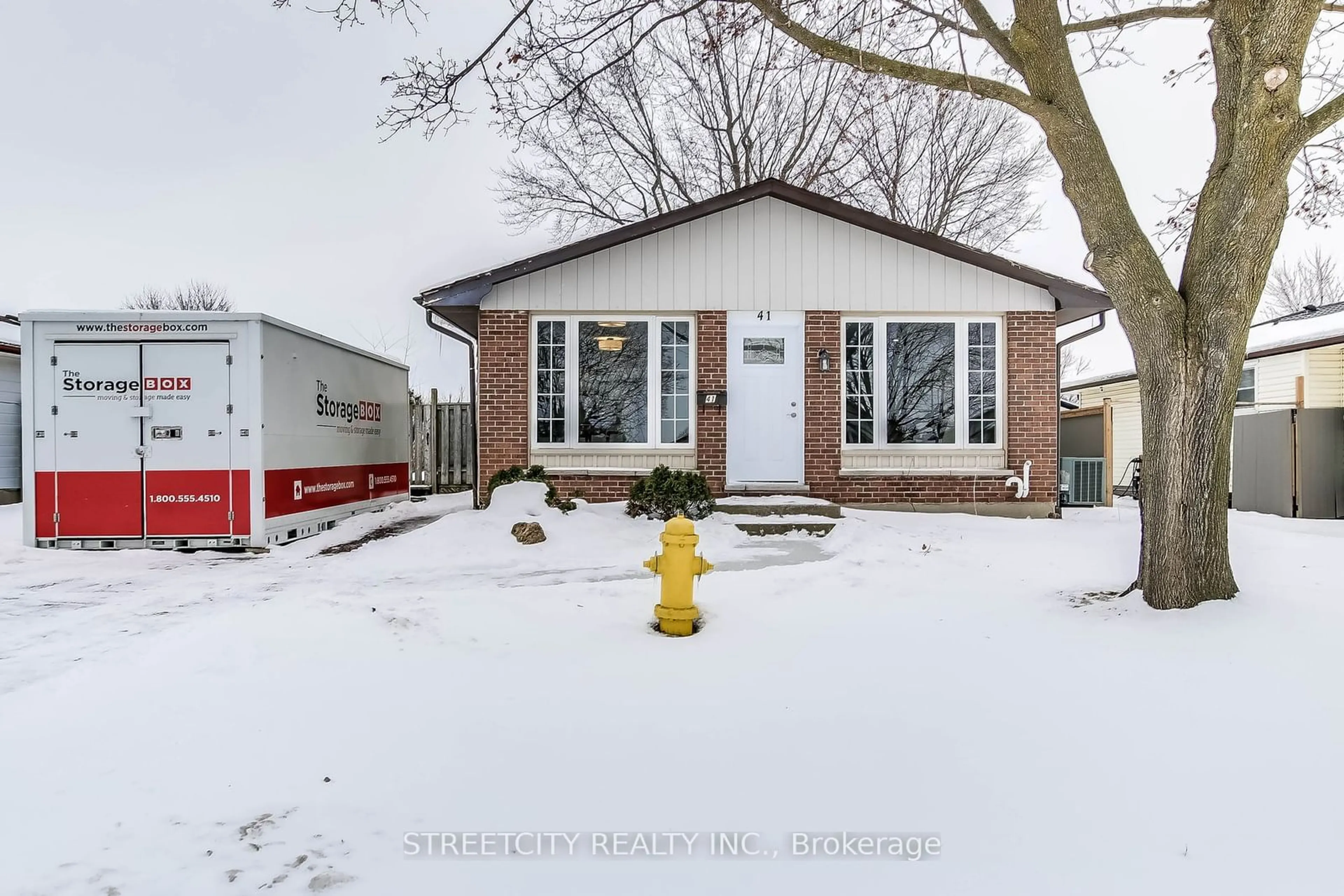 A pic from outside/outdoor area/front of a property/back of a property/a pic from drone, street for 41 Fennell Cres, London Ontario N6E 2E2