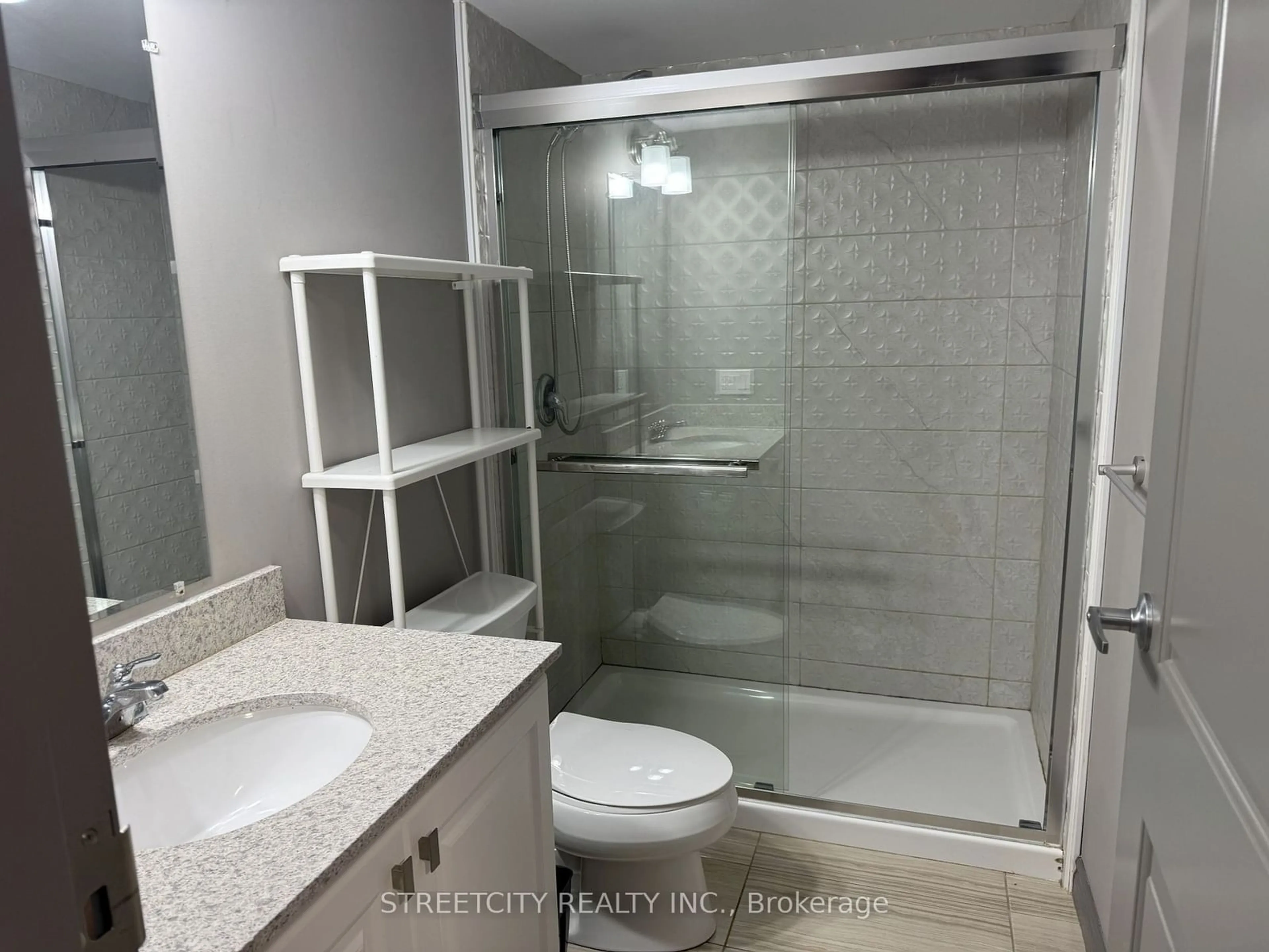 Standard bathroom, unknown for 321 Spruce St #501, Waterloo Ontario N2L 0G4