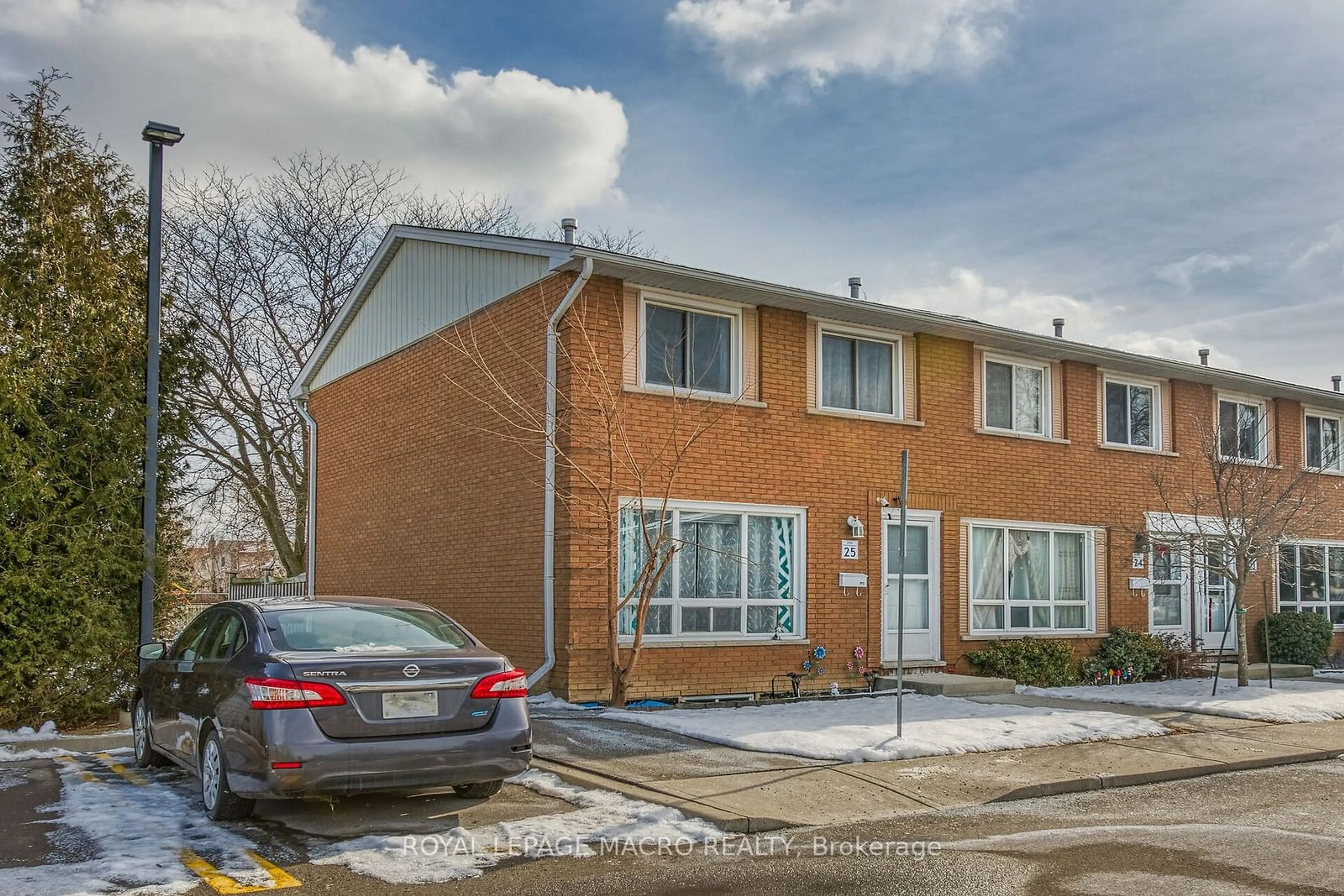 Home with brick exterior material, street for 2700 Barton St #25, Hamilton Ontario L8E 2J7