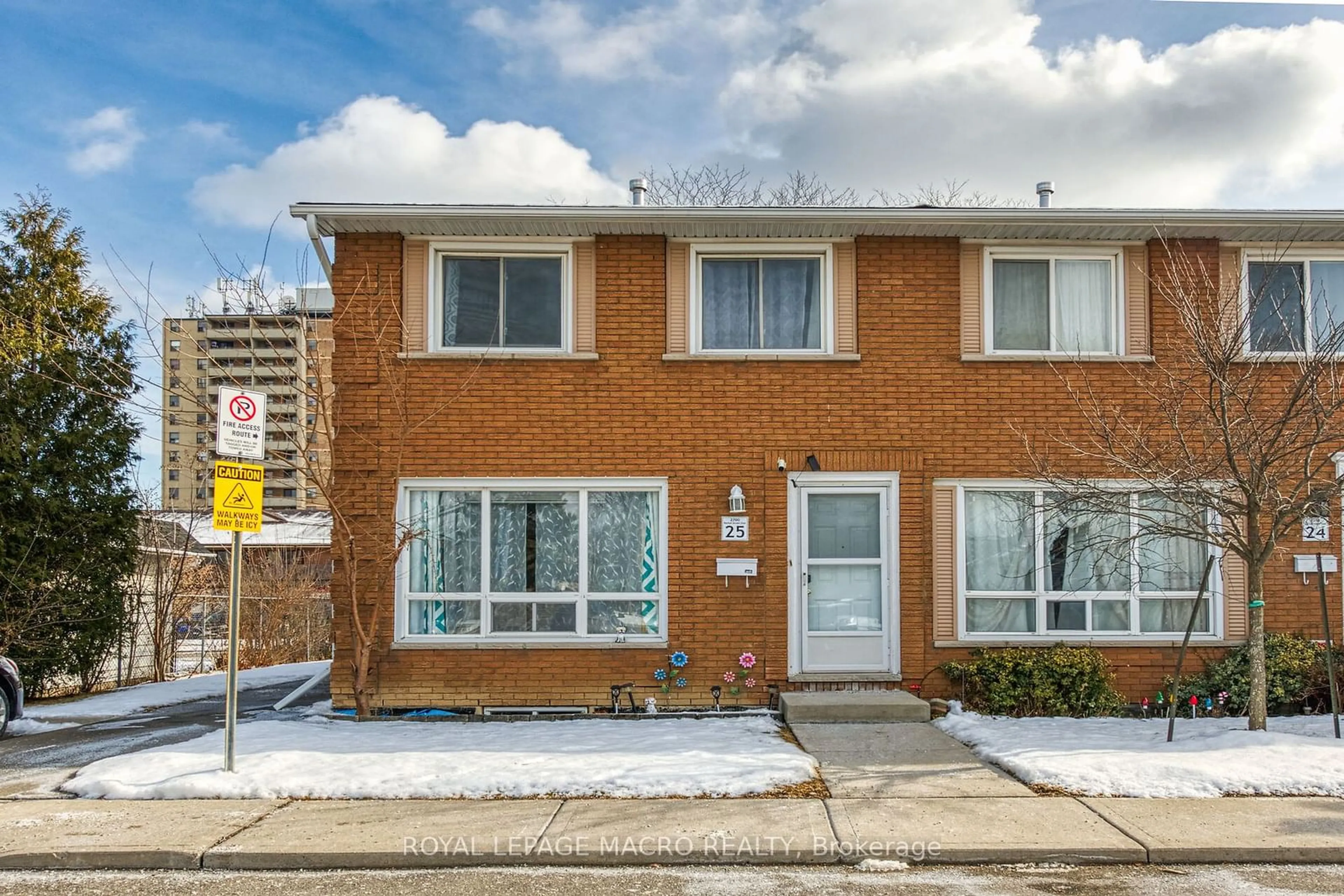 Home with brick exterior material, street for 2700 Barton St #25, Hamilton Ontario L8E 2J7