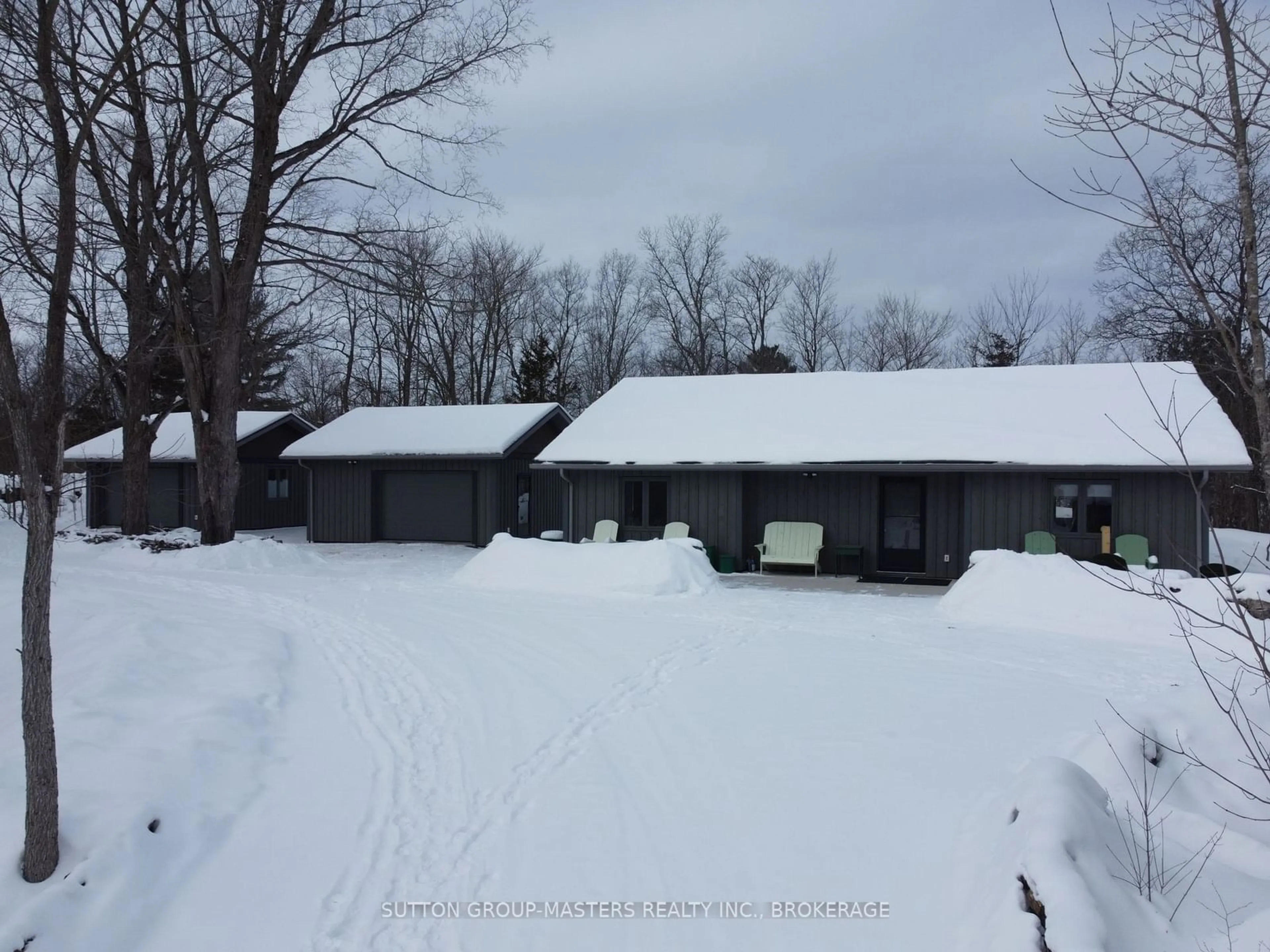 A pic from outside/outdoor area/front of a property/back of a property/a pic from drone, street for 6179 NORTH SHORE Rd, South Frontenac Ontario K0H 2L0