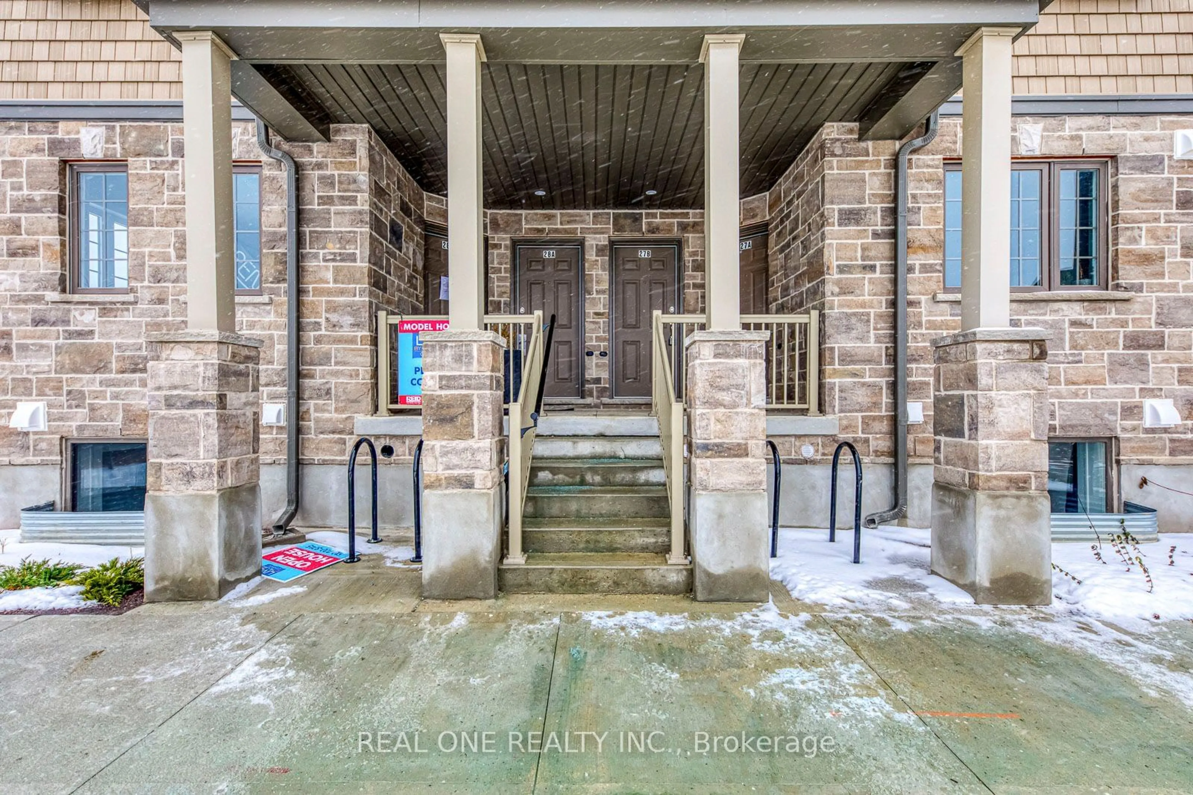 Indoor entryway for 85 Mullin Dr #27B, Guelph Ontario N1E 0R4