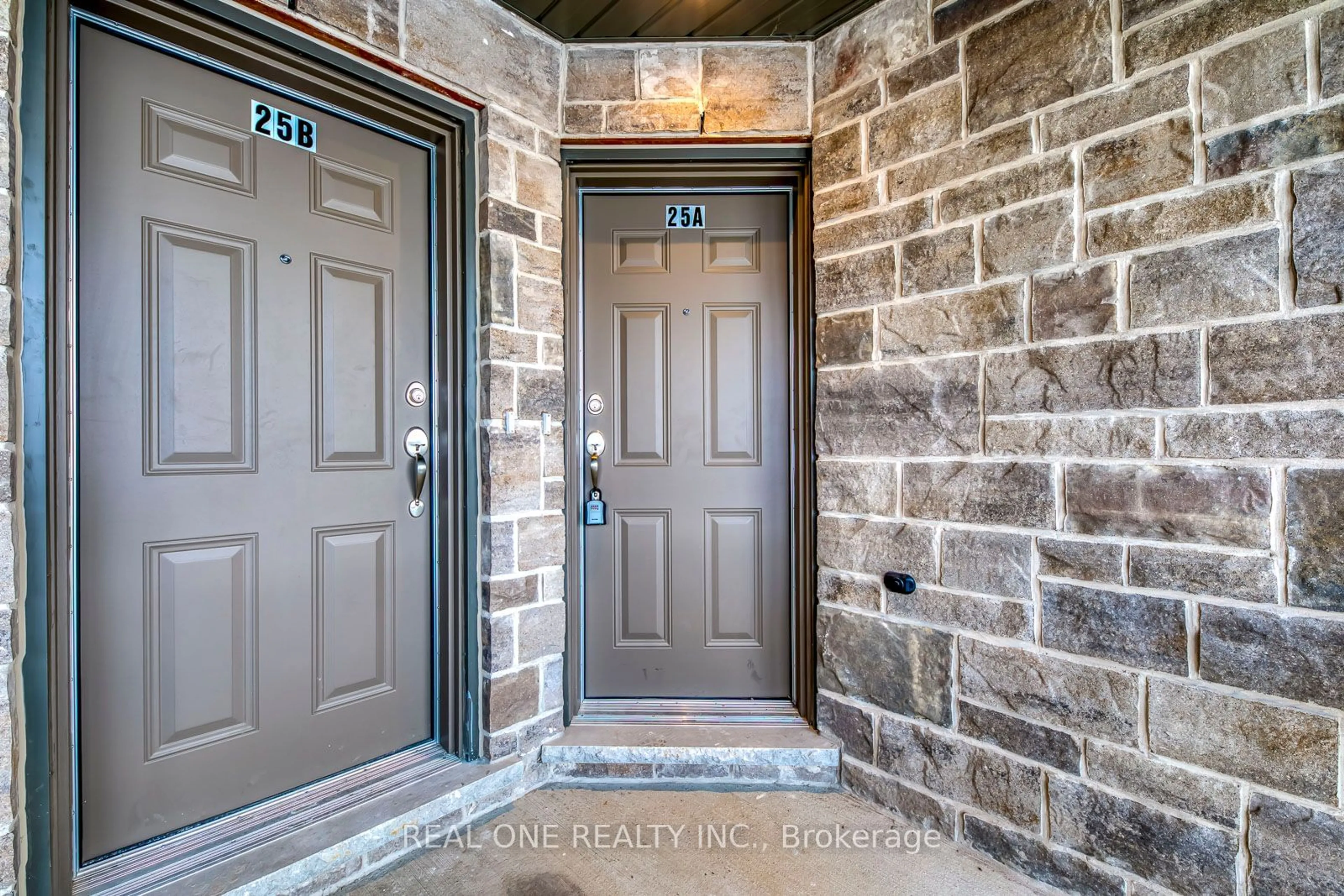 Indoor entryway for 85 Mullin Dr #25A, Guelph Ontario N1E 0R4