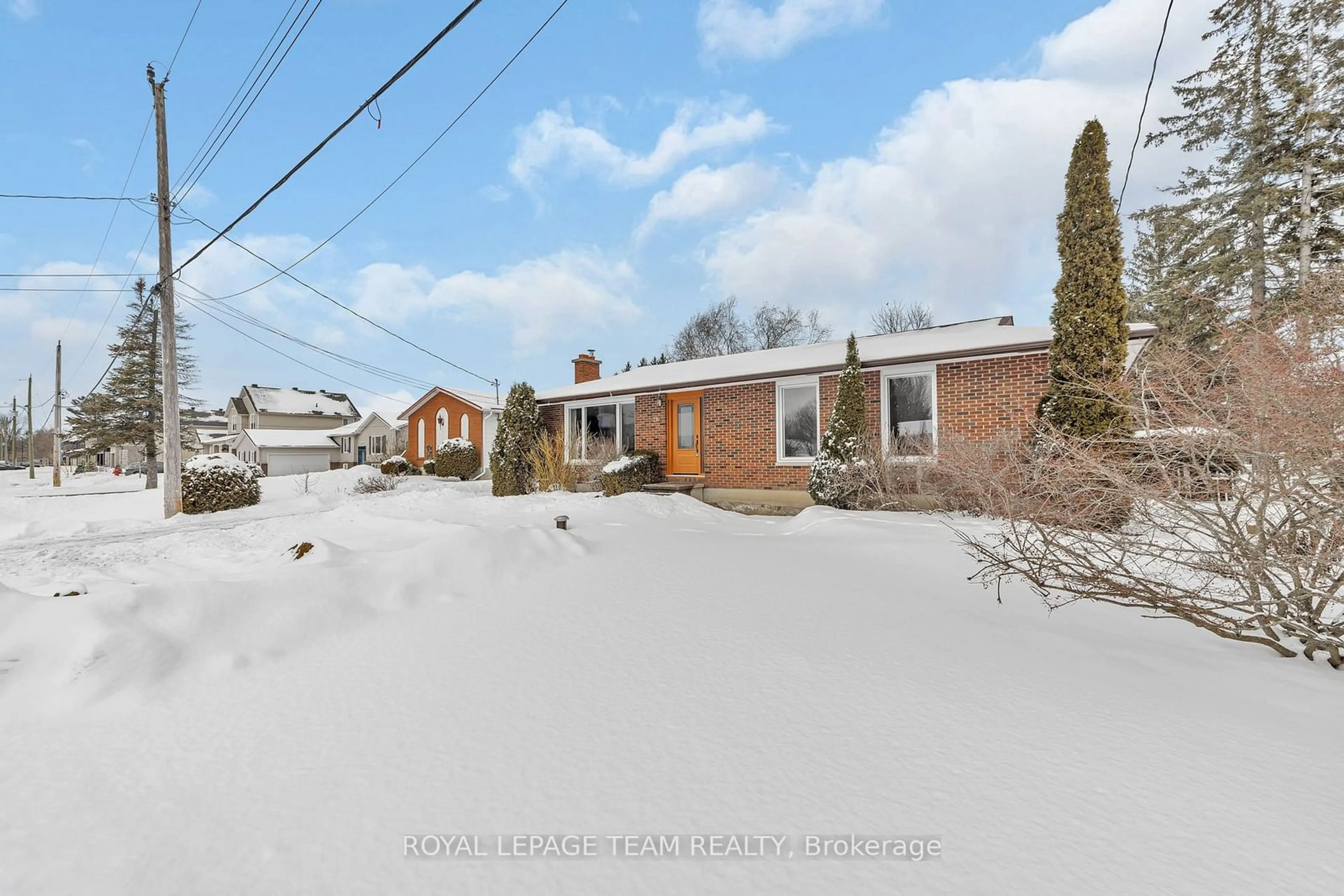 A pic from outside/outdoor area/front of a property/back of a property/a pic from drone, street for 26 Cockburn St, Stittsville - Munster - Richmond Ontario K0A 2Z0