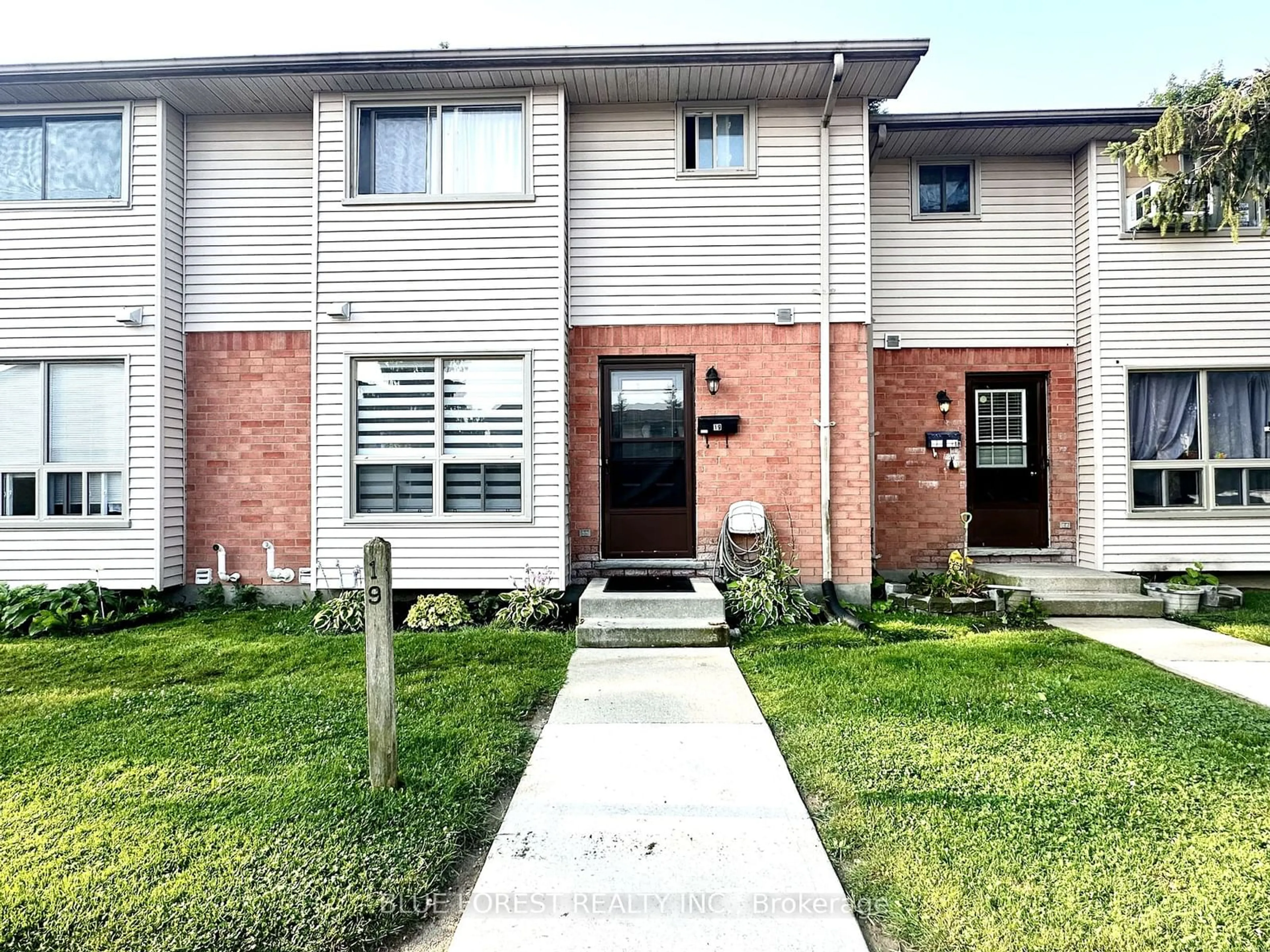 Home with brick exterior material, street for 355 Sandringham Cres #19, London Ontario N6C 5K3