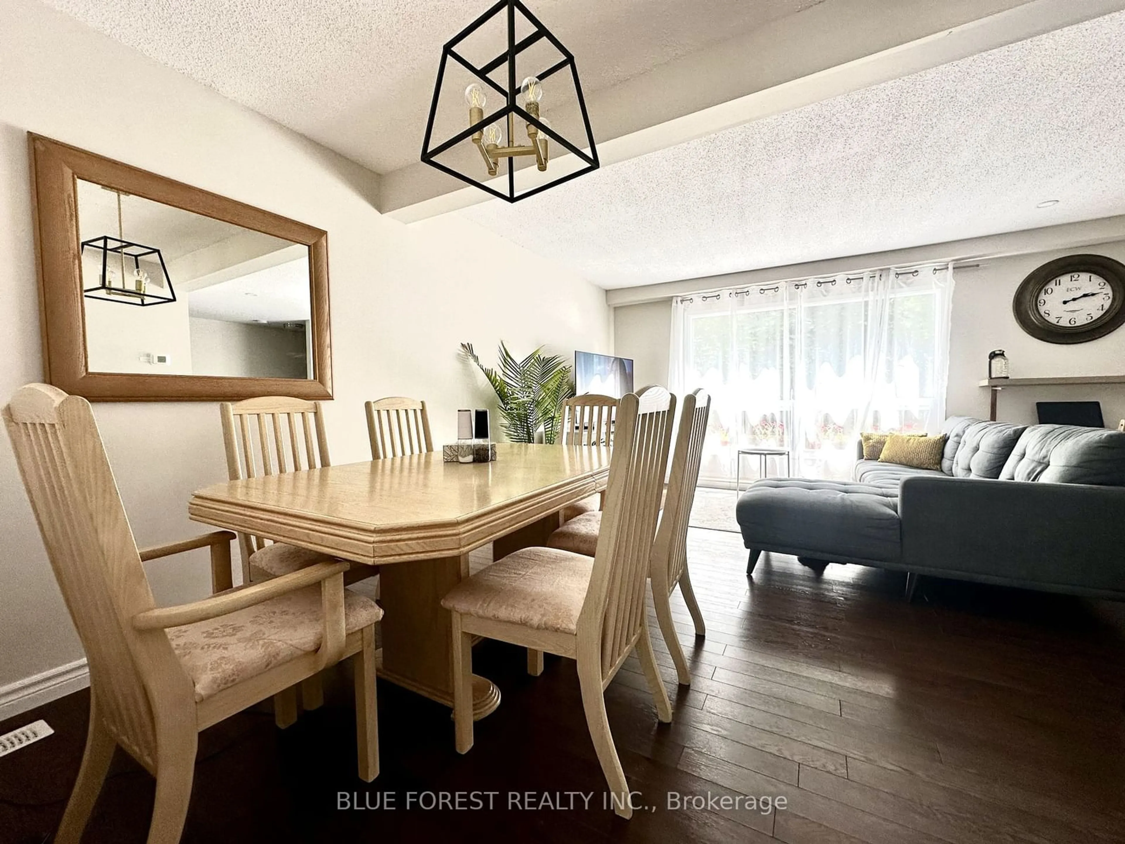 Dining room, wood/laminate floor for 355 Sandringham Cres #19, London Ontario N6C 5K3