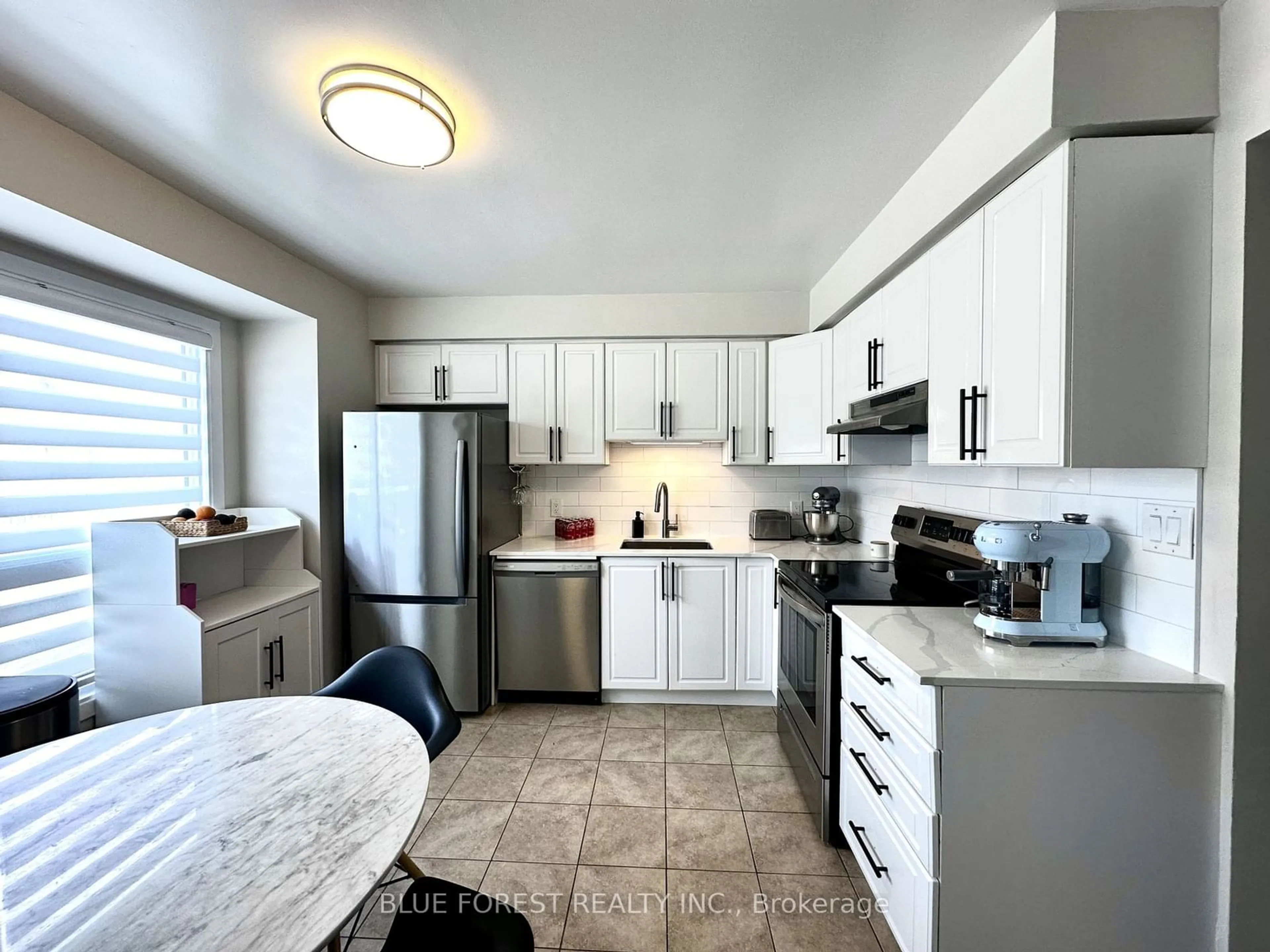 Standard kitchen, ceramic/tile floor for 355 Sandringham Cres #19, London Ontario N6C 5K3