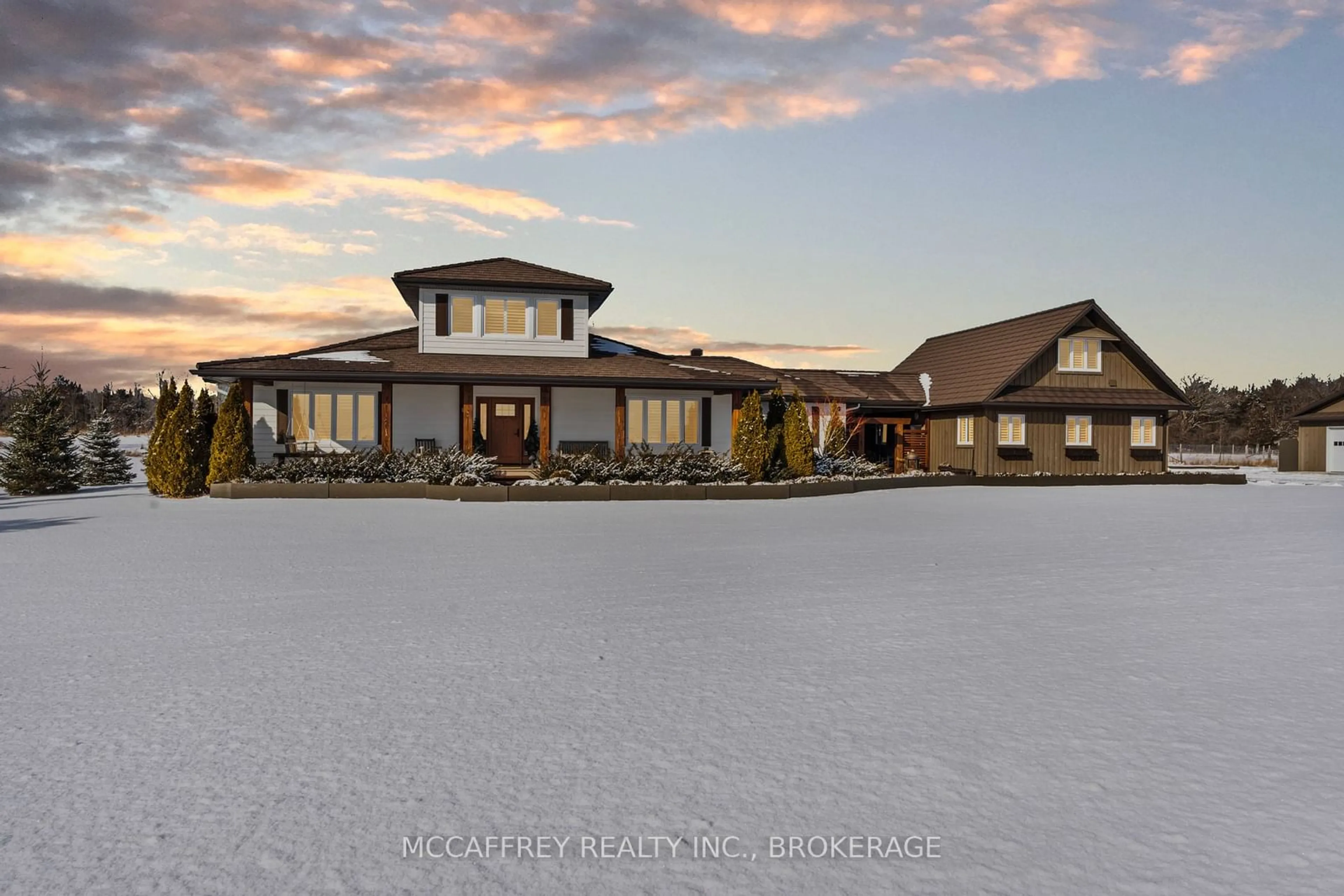 Indoor foyer for 4640 County Rd 9 Rd, Greater Napanee Ontario K7R 3K8