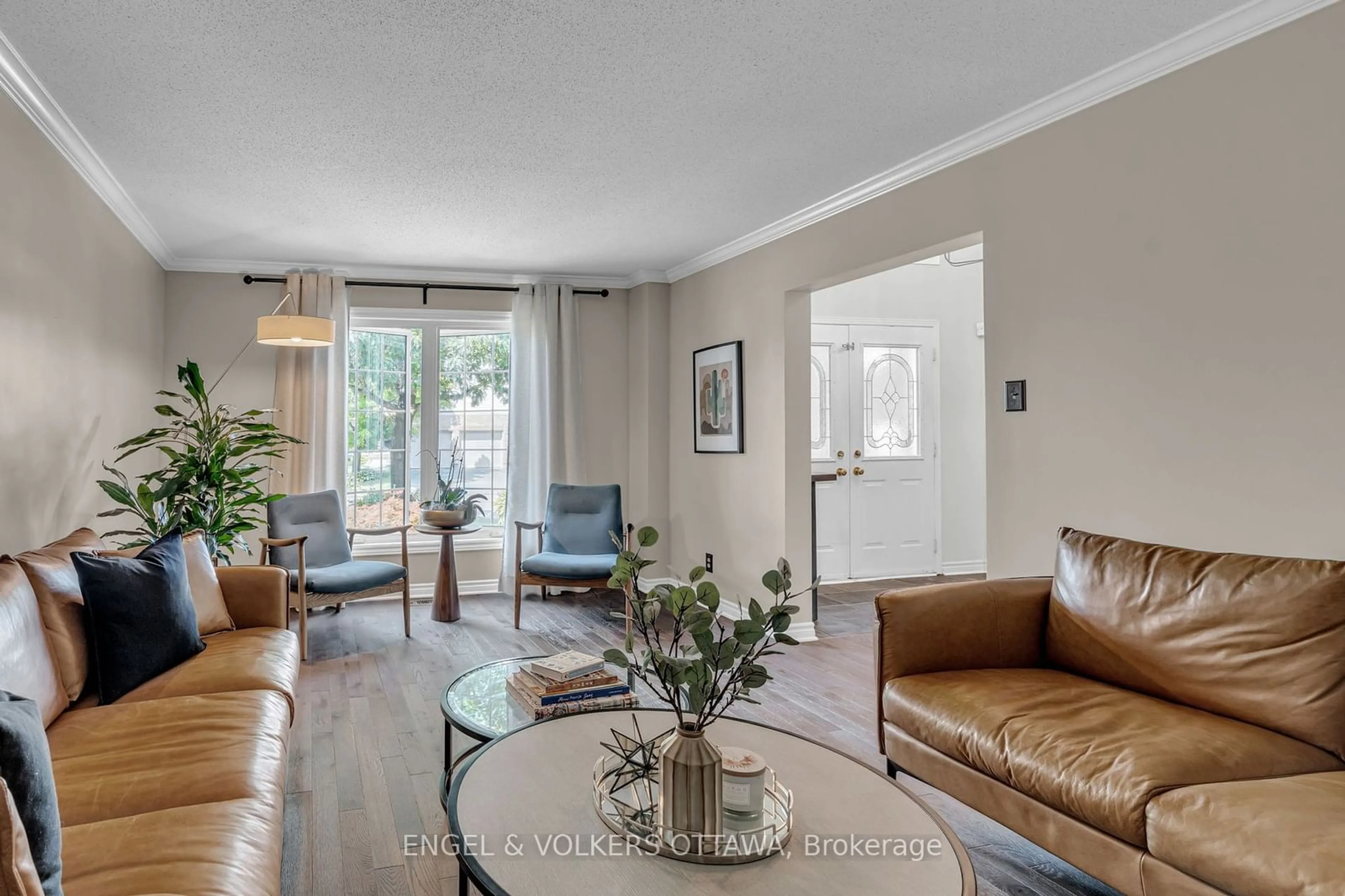 Living room with furniture, unknown for 1441 Talcy Cres, Orleans - Cumberland and Area Ontario K4A 3C7