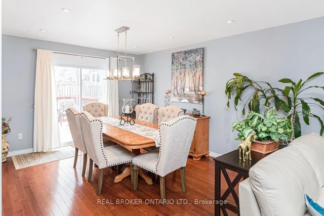Additional property image - 647 Tomahawk Cres