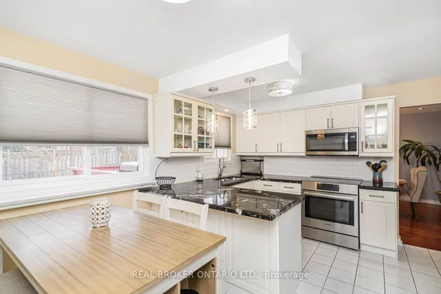 Additional property image - 647 Tomahawk Cres