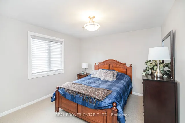 Additional property image - 647 Tomahawk Cres