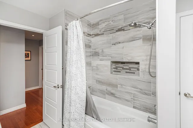 Additional property image - 647 Tomahawk Cres