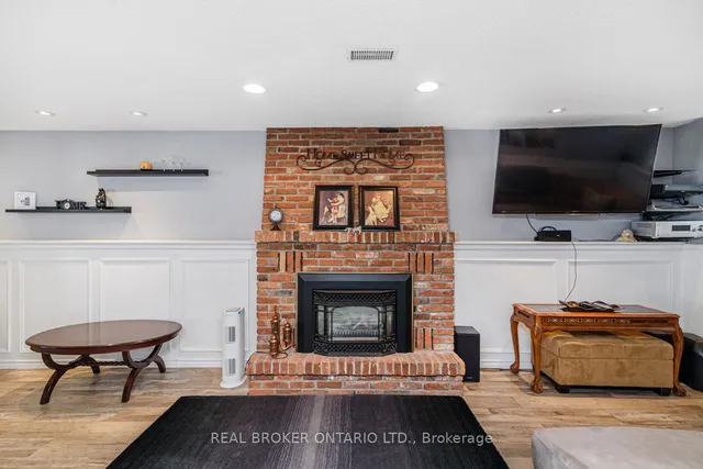 Additional property image - 647 Tomahawk Cres